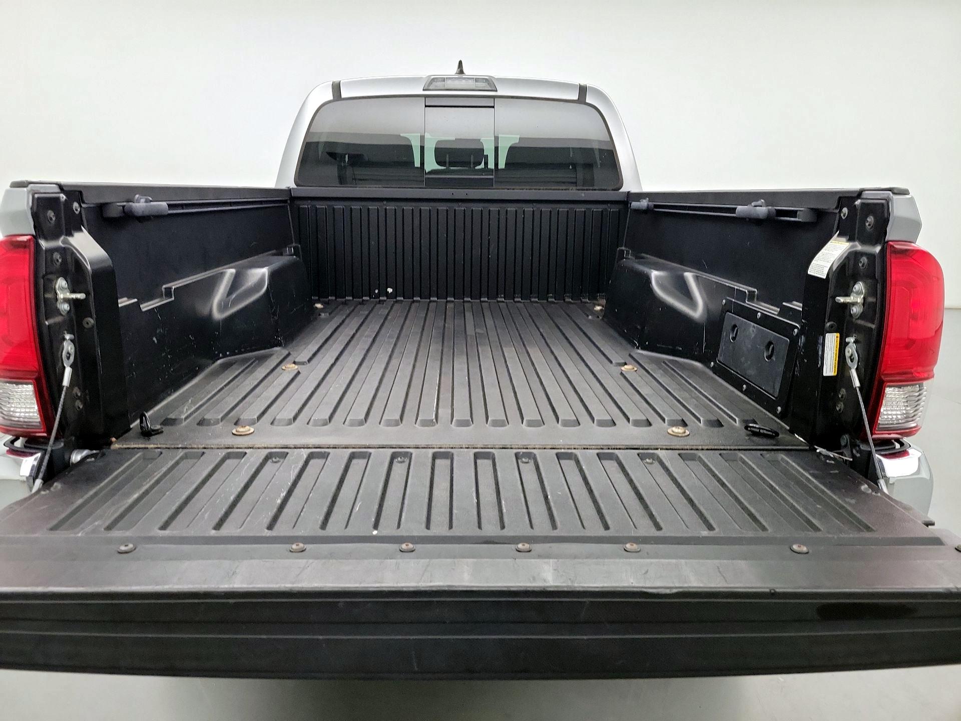 Thumbnail: 2019 Toyota Tacoma - 20