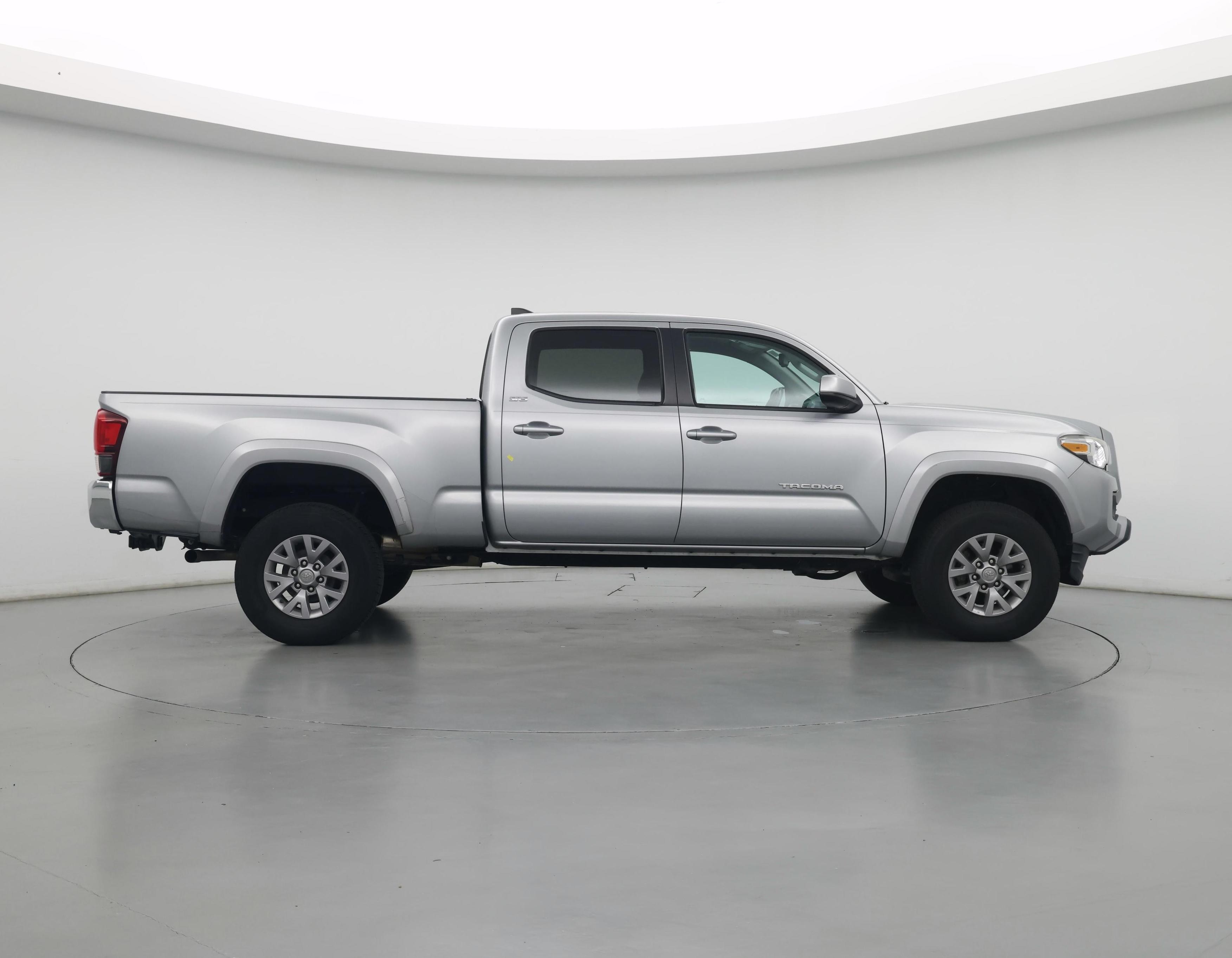 Thumbnail: 2019 Toyota Tacoma - 7
