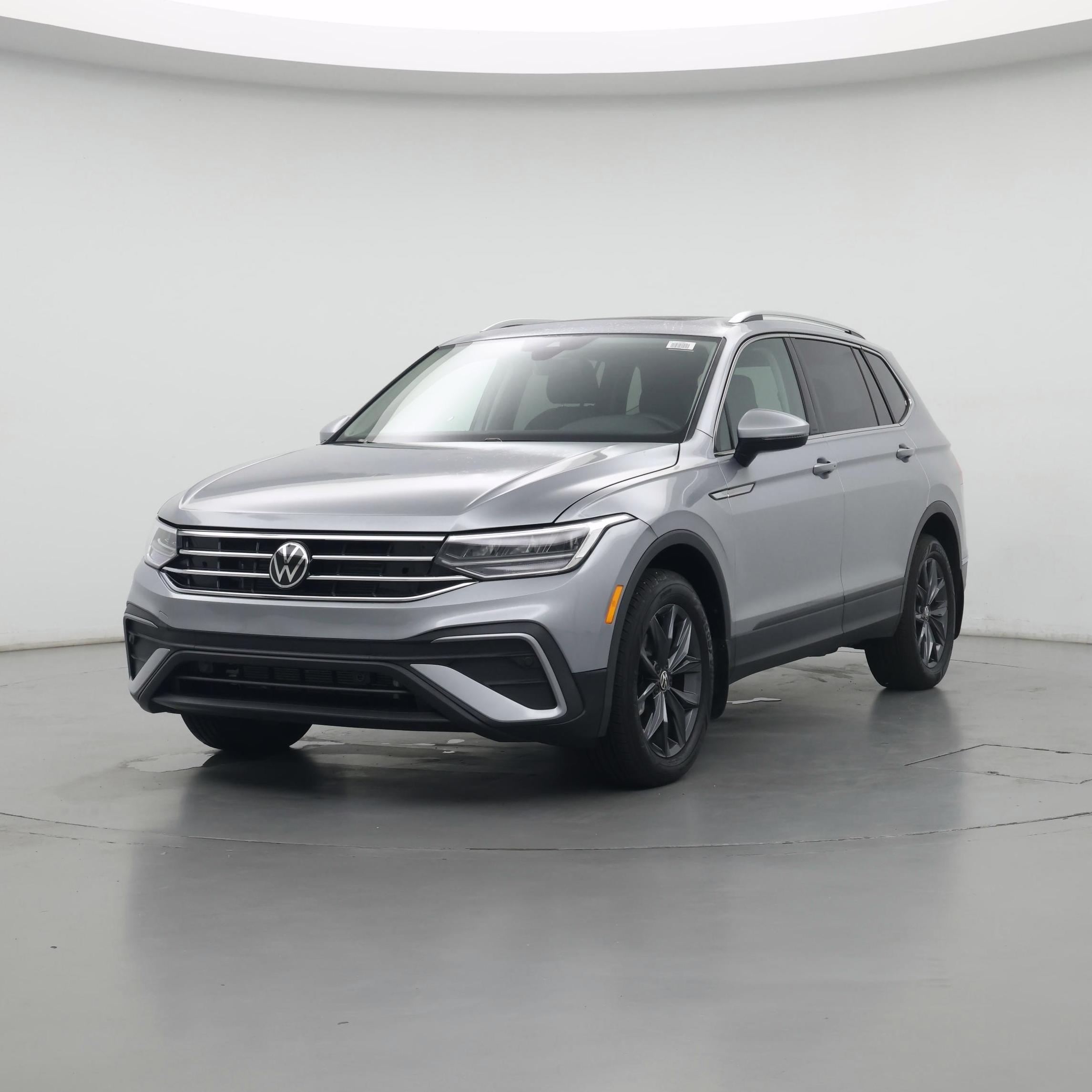 Thumbnail: 2023 Volkswagen Tiguan - 4