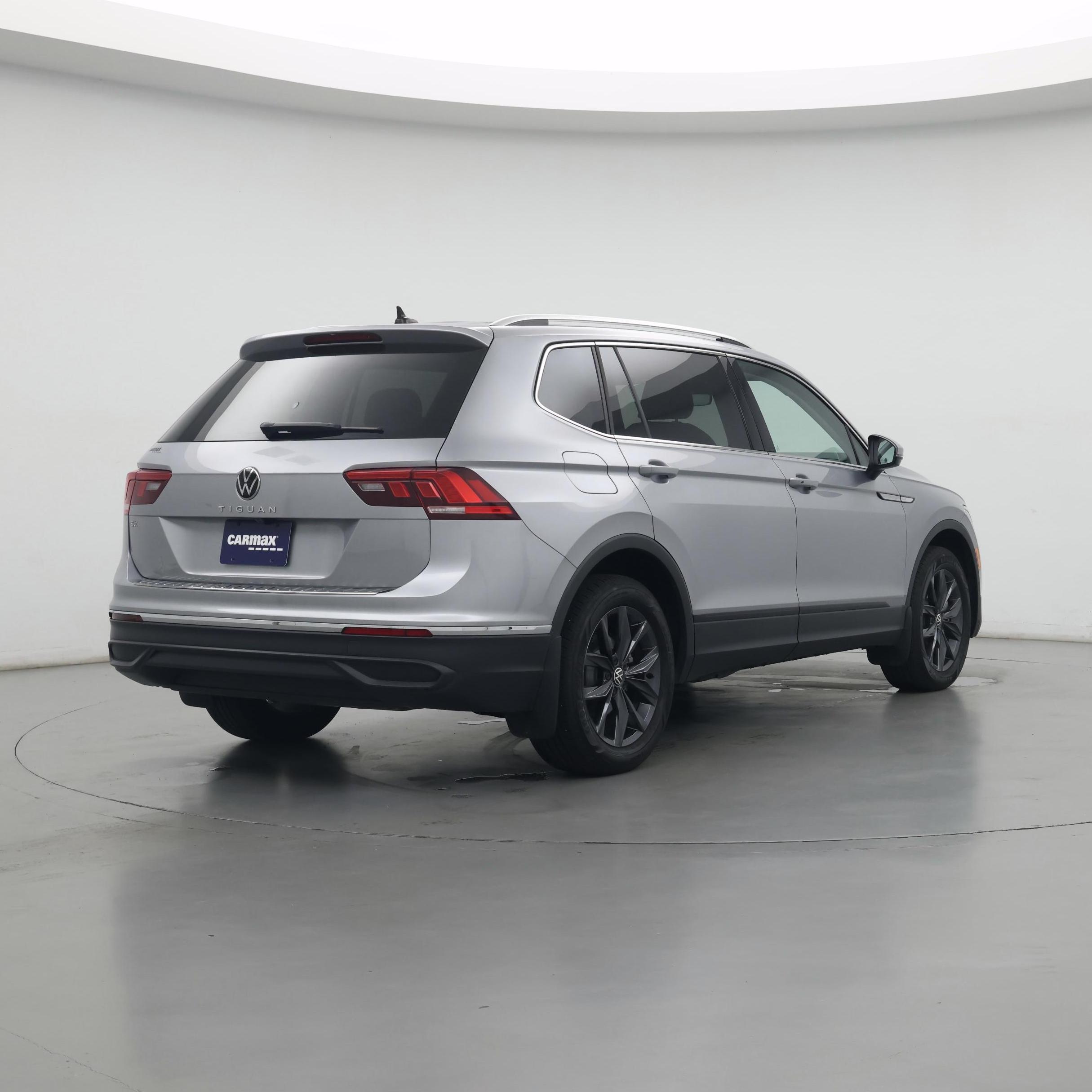 Thumbnail: 2023 Volkswagen Tiguan - 8
