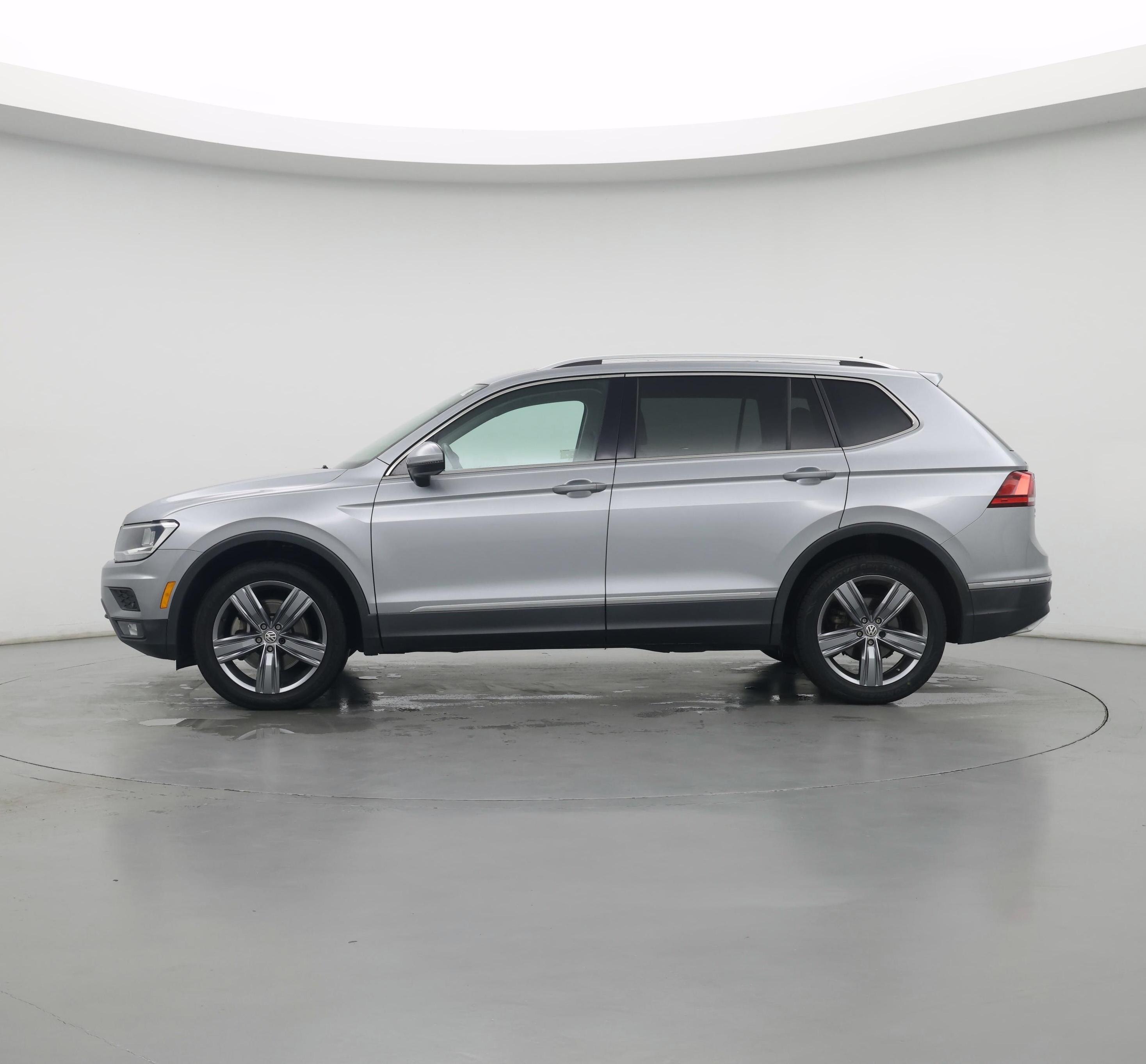 Thumbnail: 2020 Volkswagen Tiguan - 3