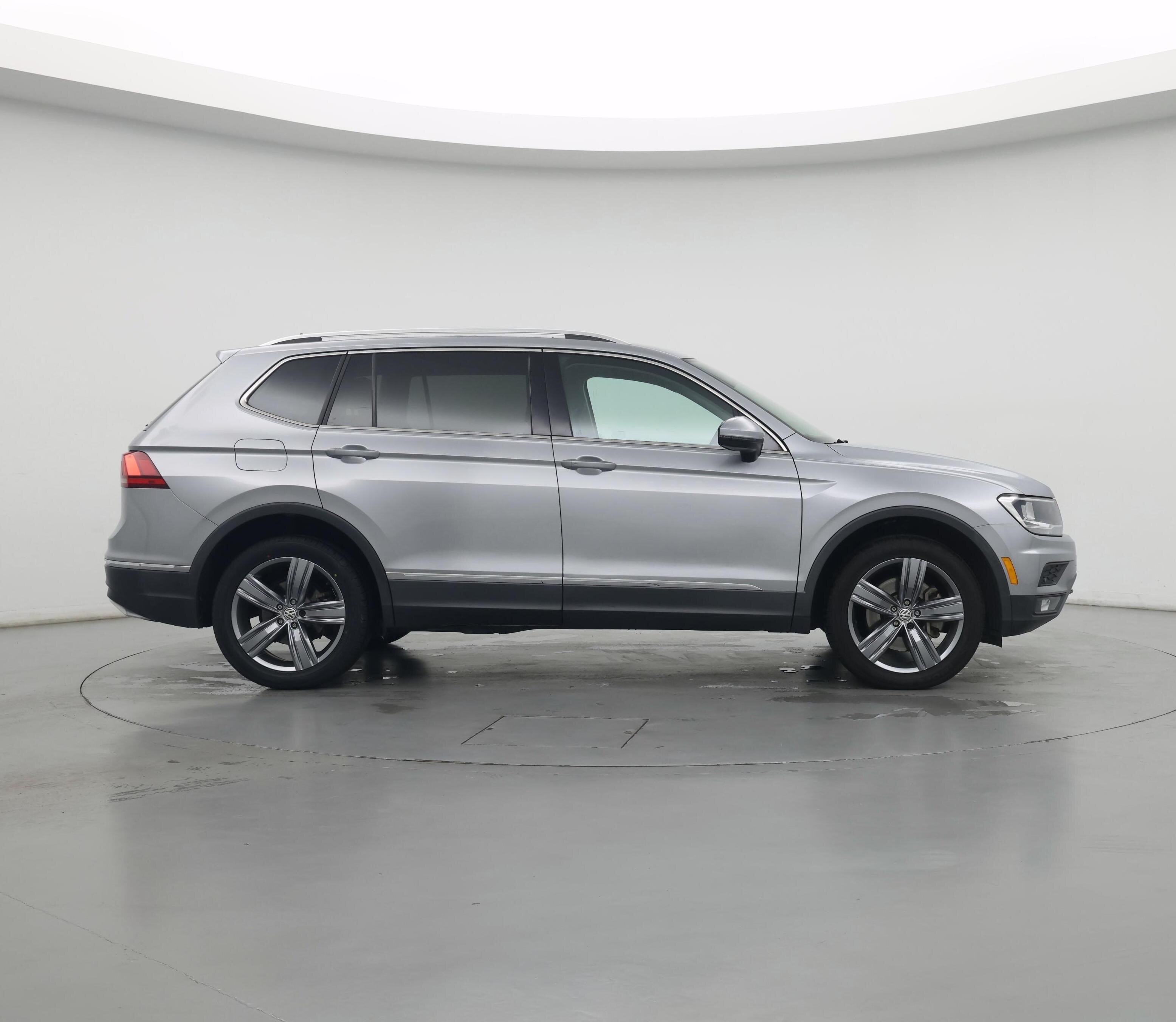 Thumbnail: 2020 Volkswagen Tiguan - 7
