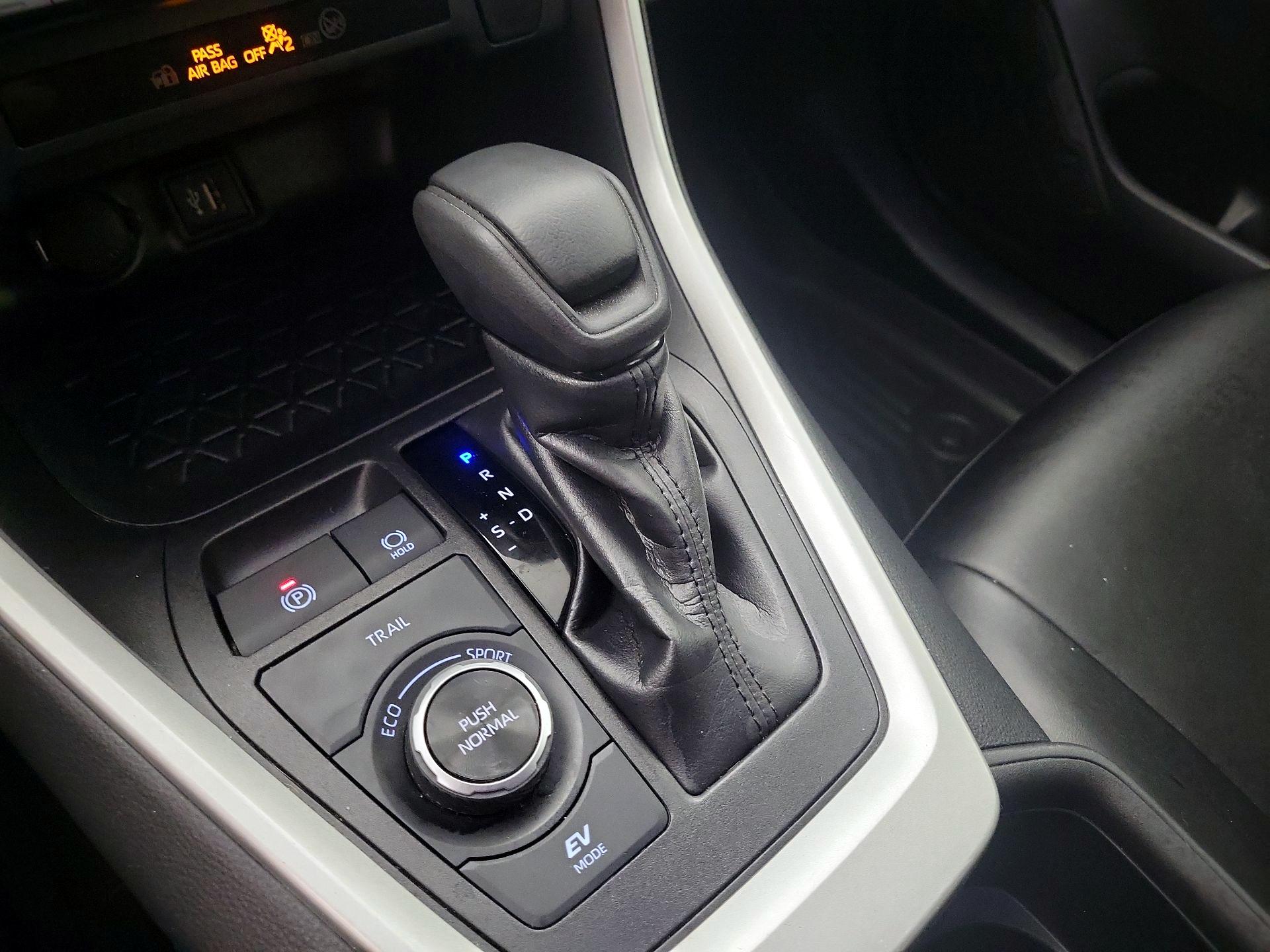 Thumbnail: 2024 Toyota RAV4 - 17