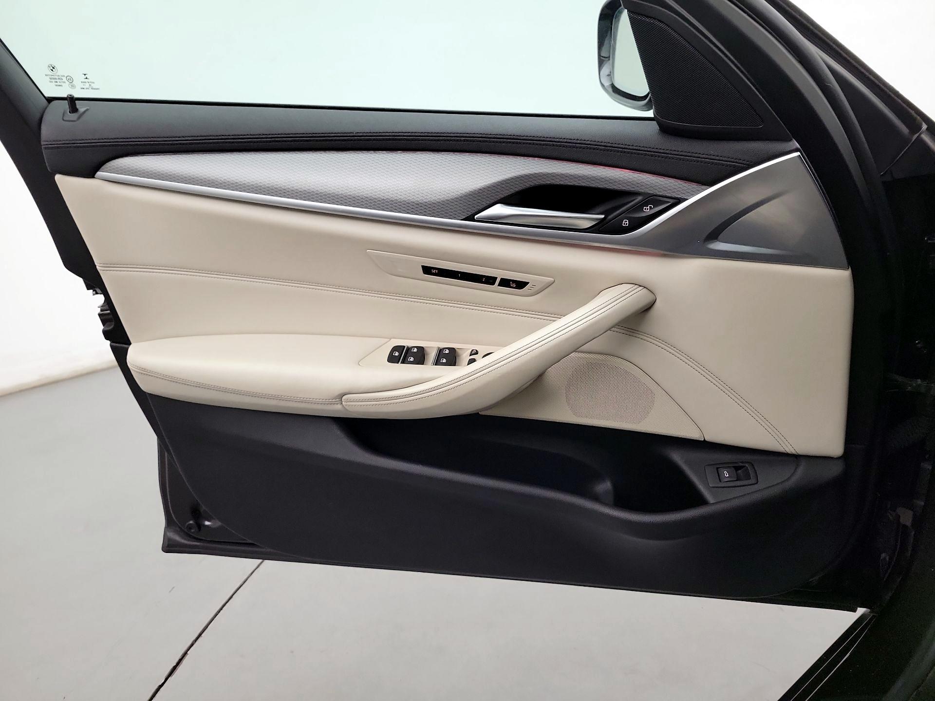 Thumbnail: 2017 BMW 5 Series - 10