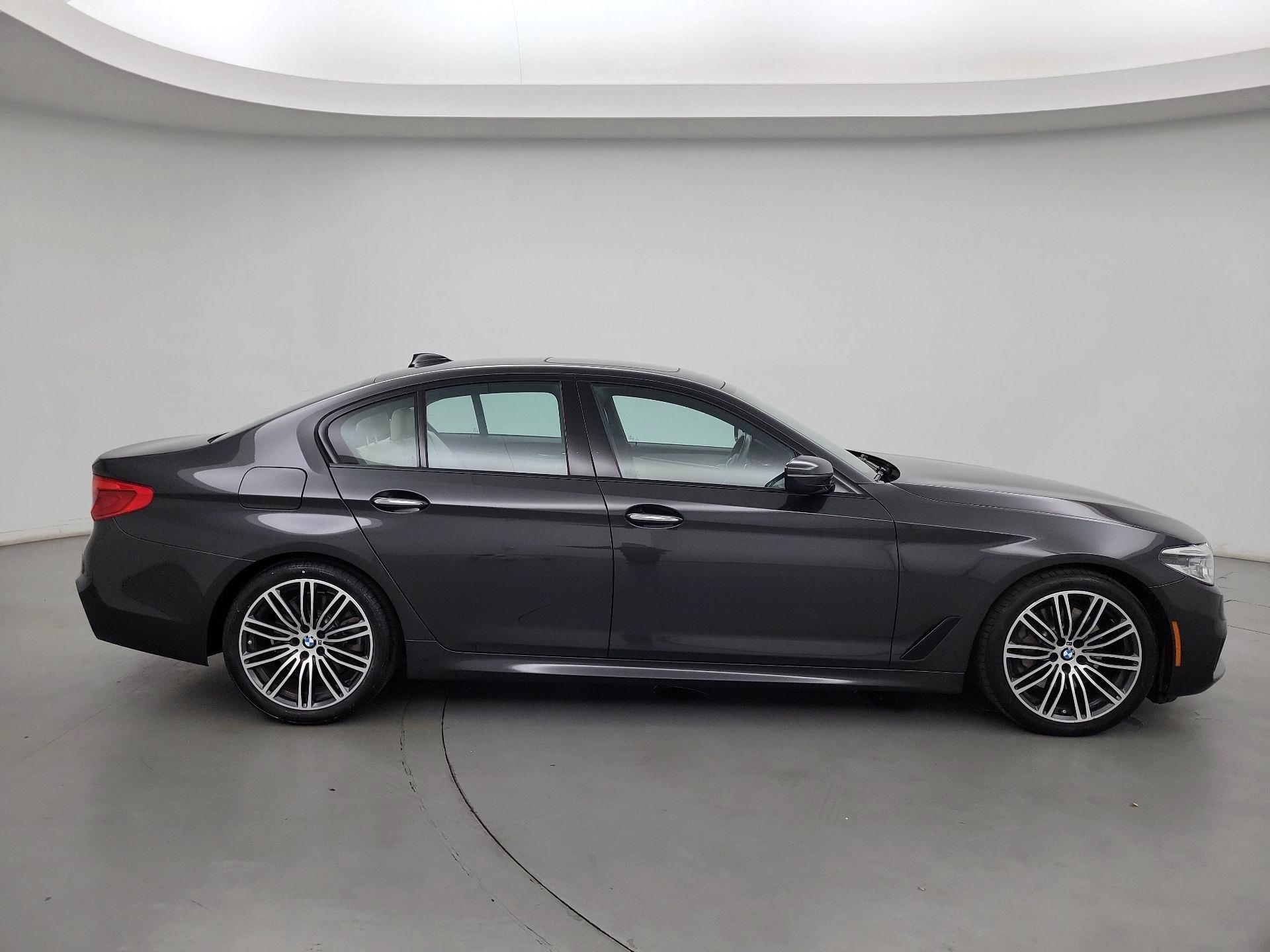 Thumbnail: 2017 BMW 5 Series - 4