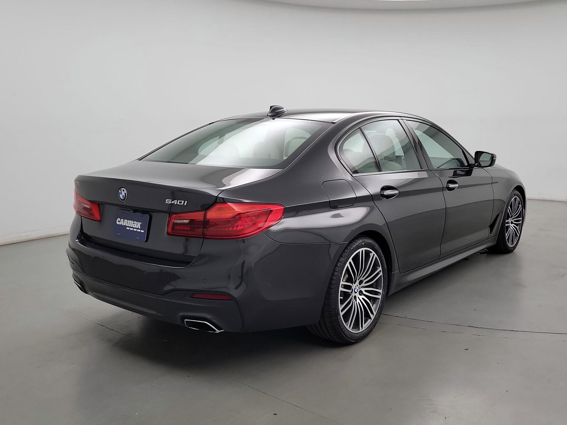 Thumbnail: 2017 BMW 5 Series - 5