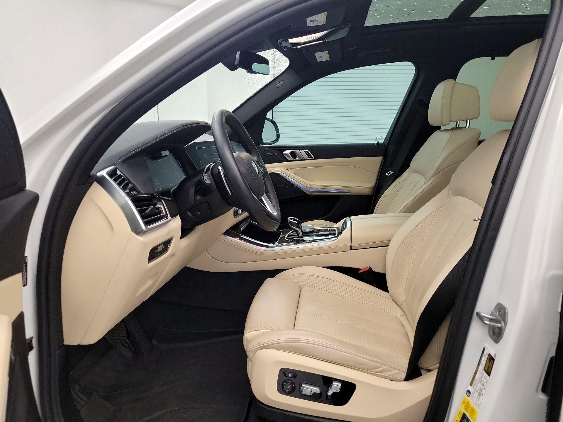 Thumbnail: 2022 BMW X5 - 11