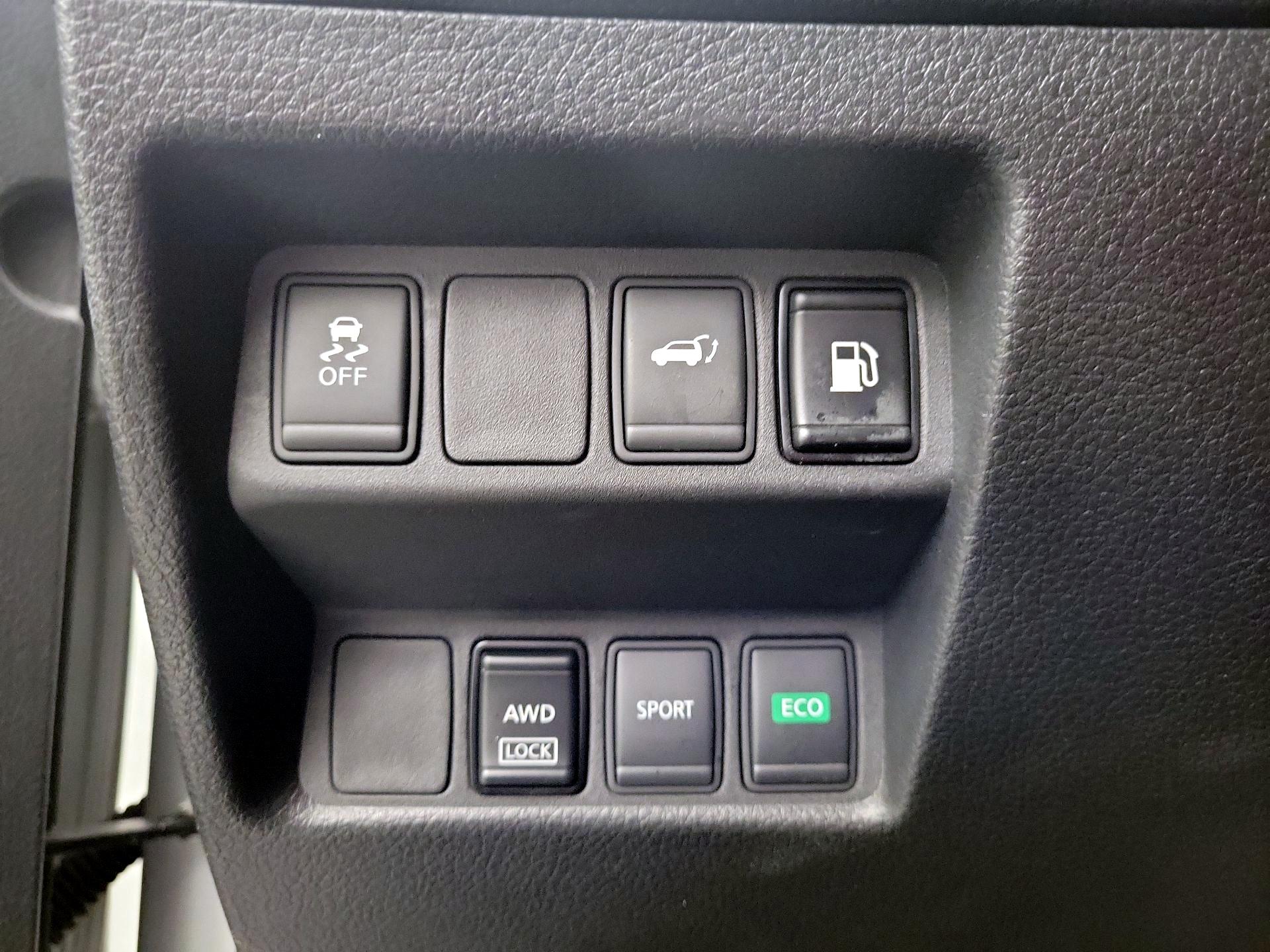 Thumbnail: 2018 Nissan Rogue - 13