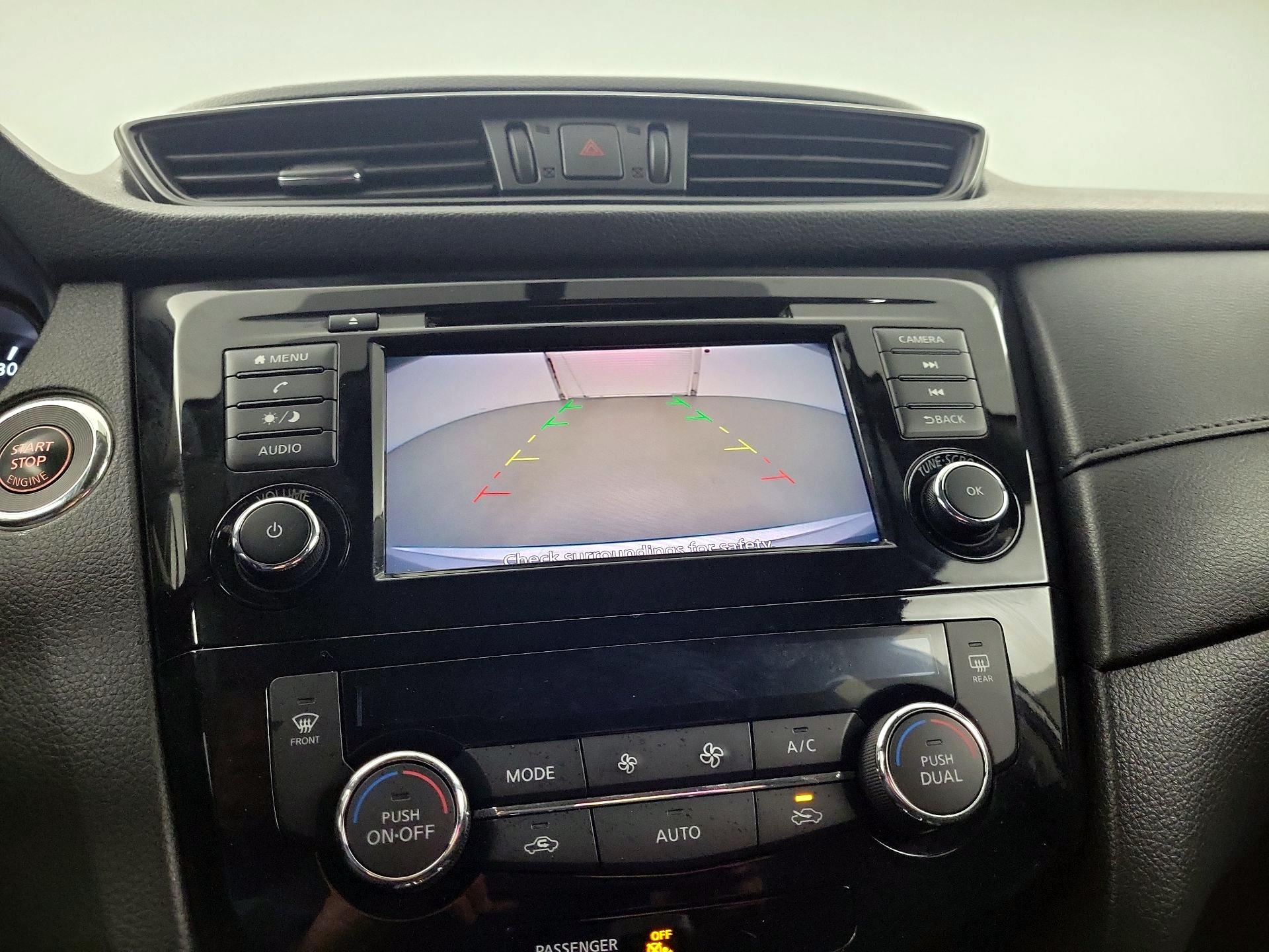 Thumbnail: 2018 Nissan Rogue - 14