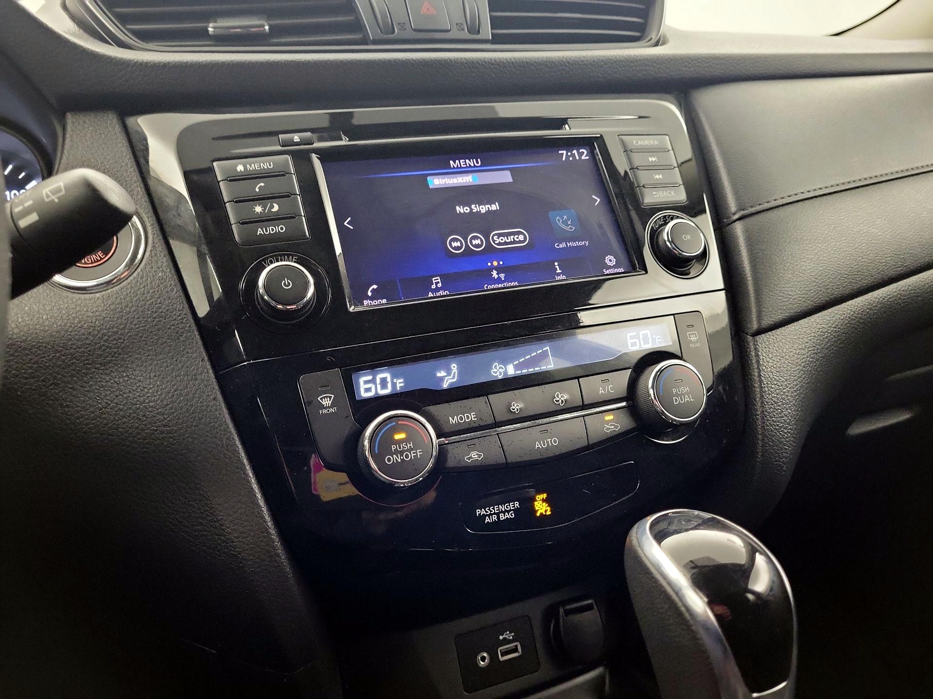 Thumbnail: 2018 Nissan Rogue - 16