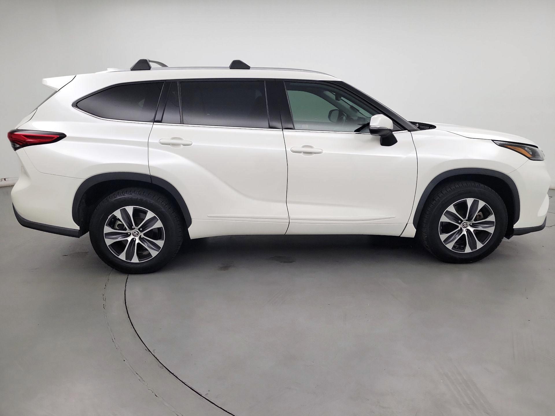 Thumbnail: 2020 Toyota Highlander - 4