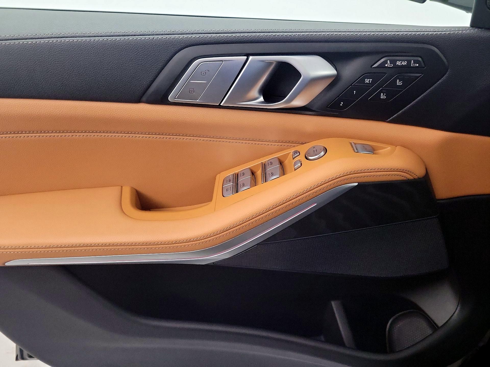 Thumbnail: 2022 BMW X7 - 10