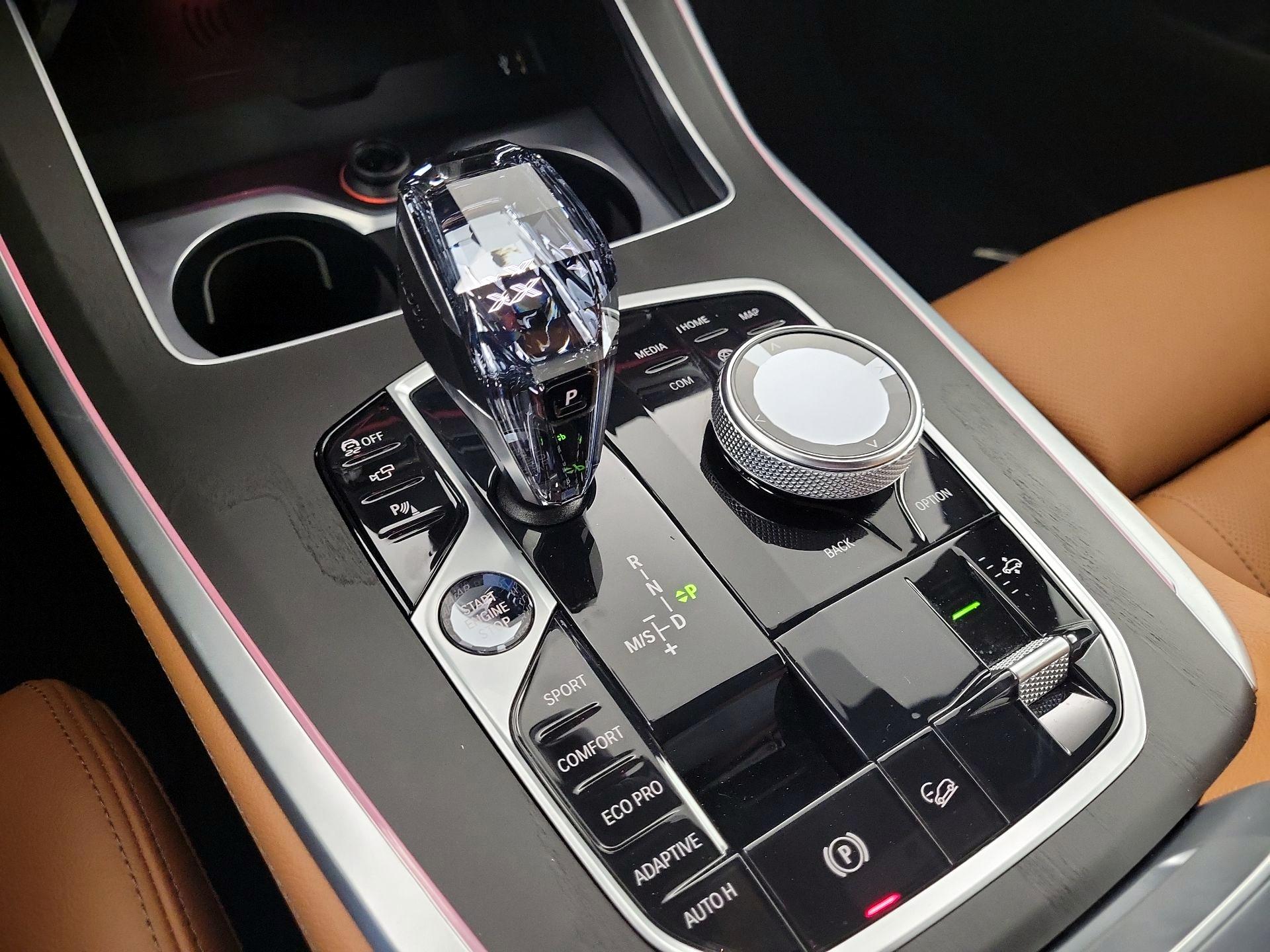 Thumbnail: 2022 BMW X7 - 16