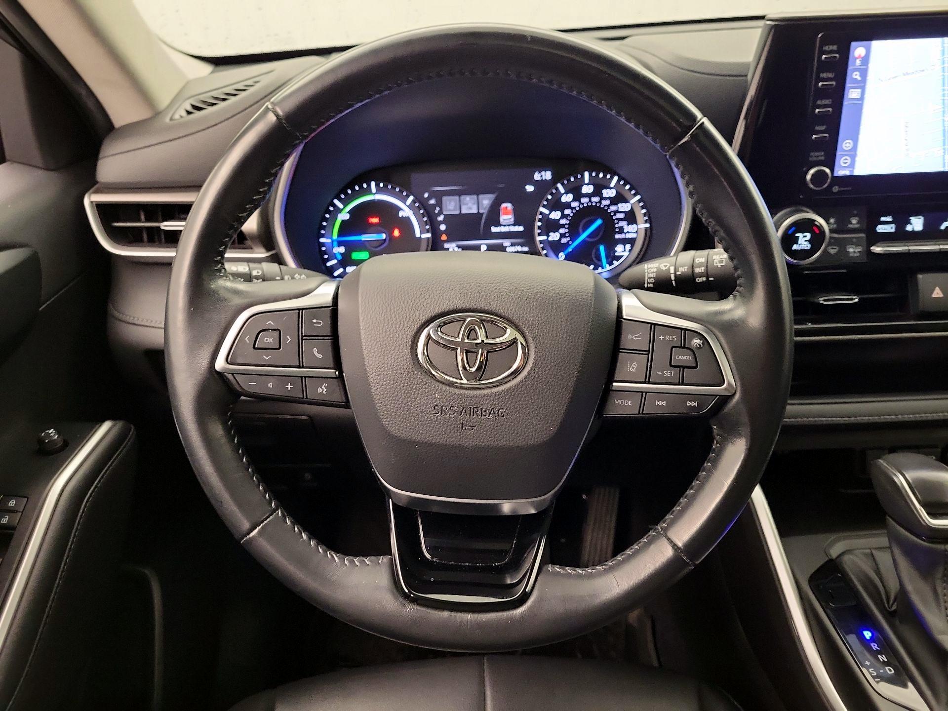 Thumbnail: 2021 Toyota Highlander - 10