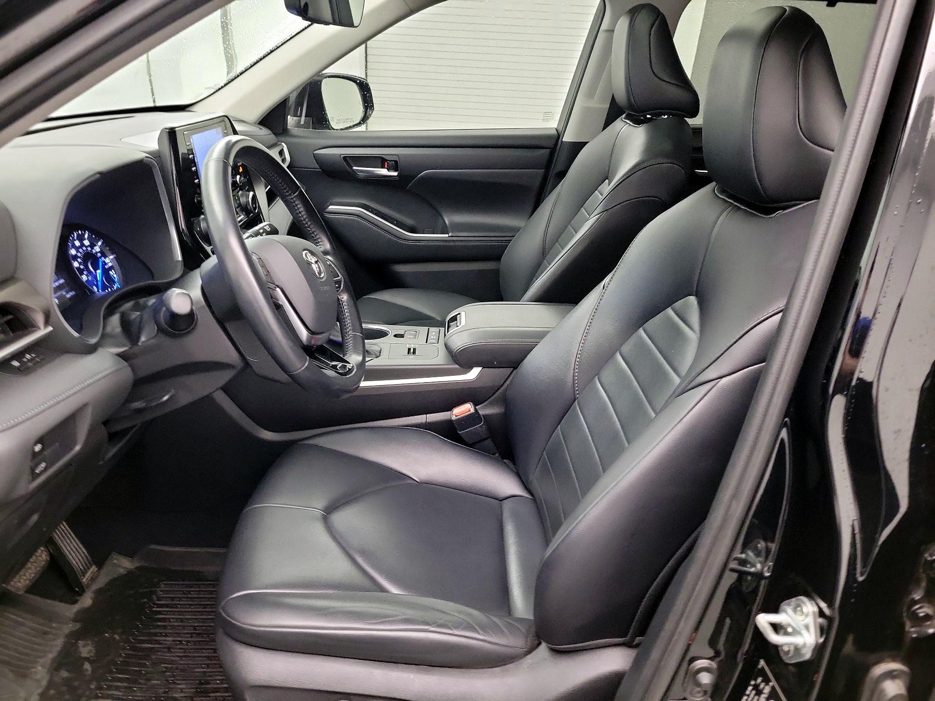 Thumbnail: 2021 Toyota Highlander - 11