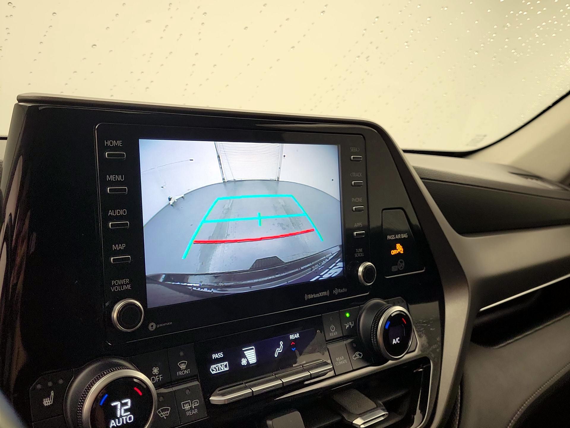 Thumbnail: 2021 Toyota Highlander - 15