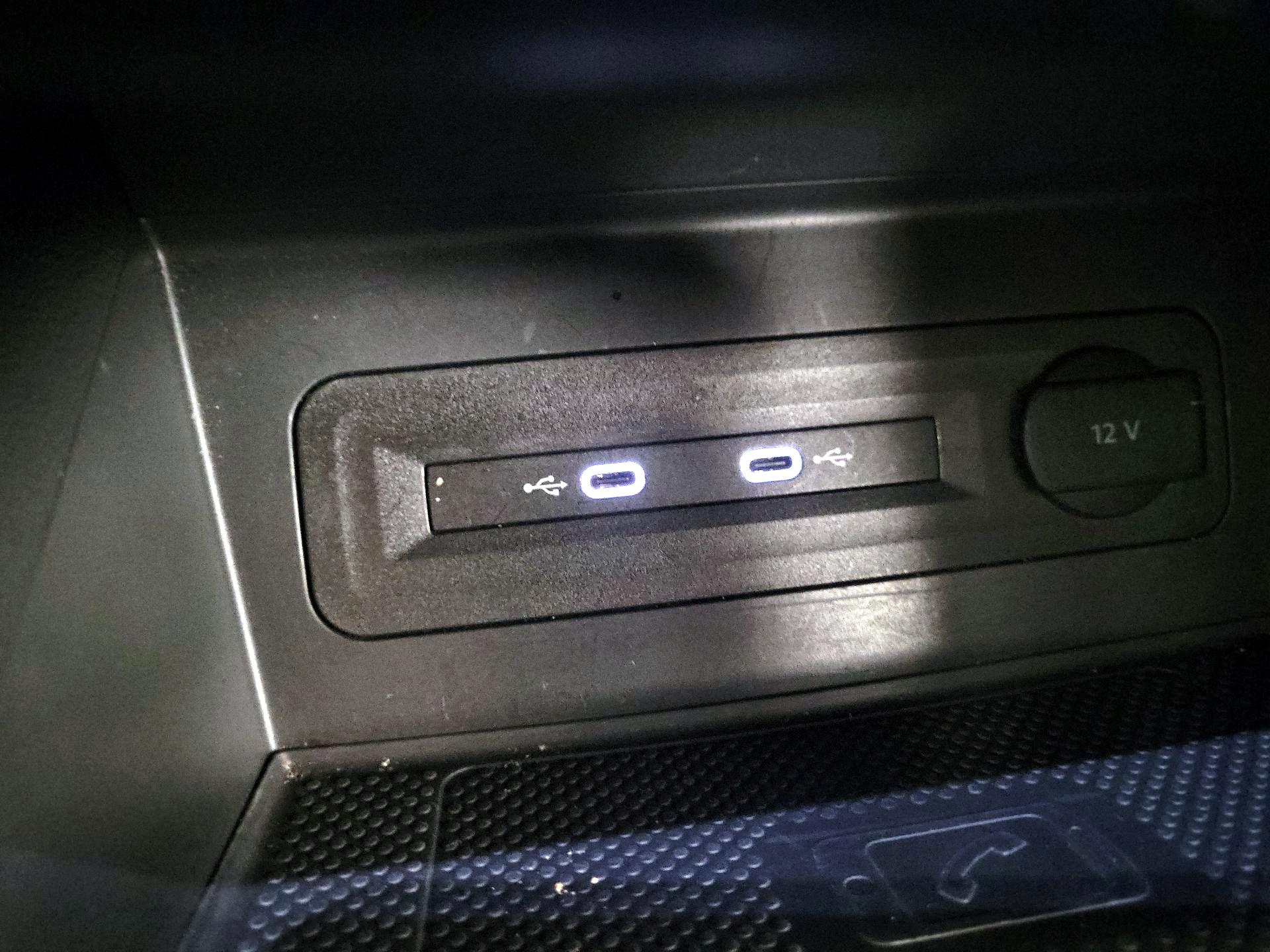 Thumbnail: 2021 Volkswagen Atlas - 16