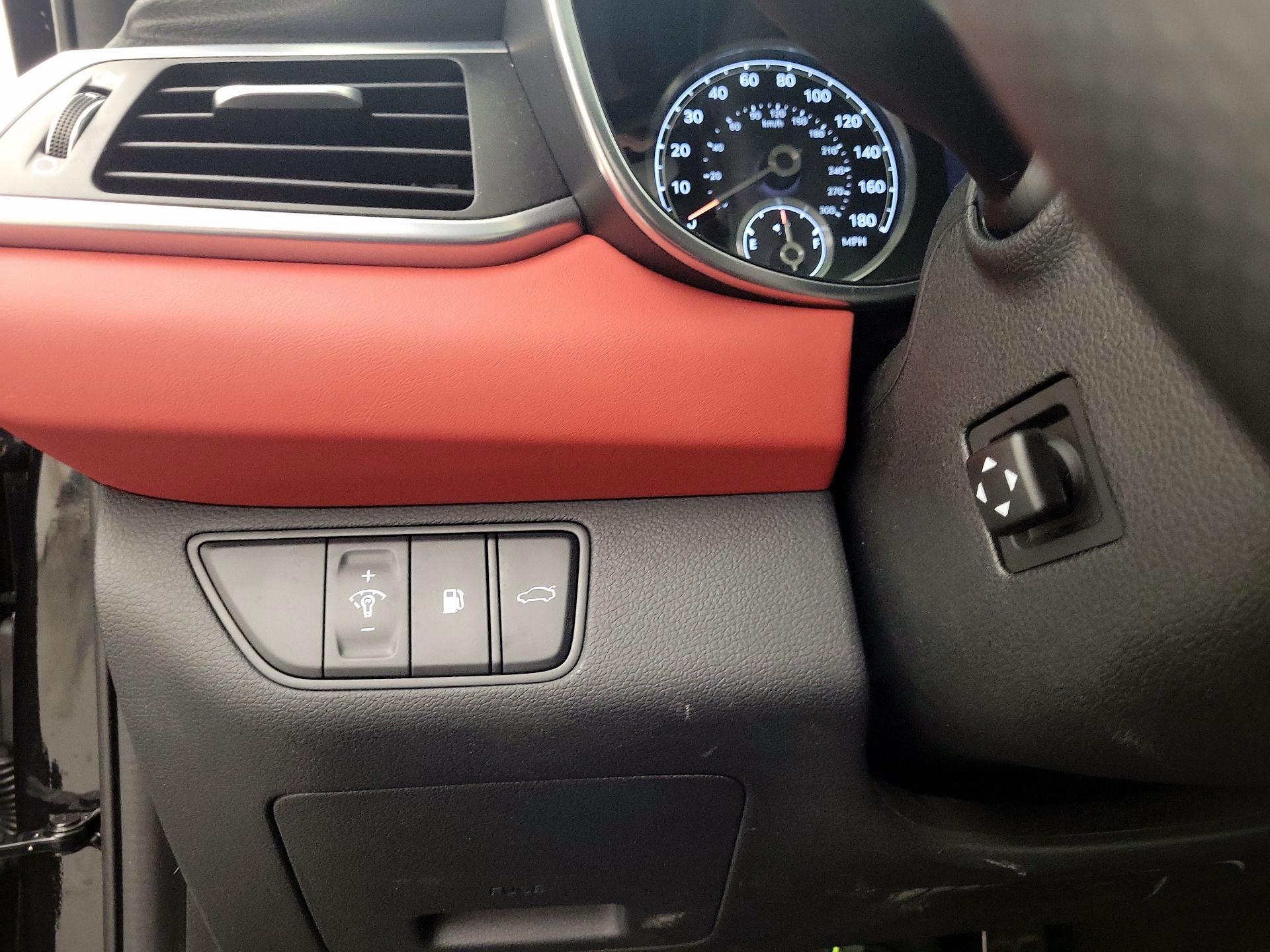 Thumbnail: 2023 Genesis G70 - 11