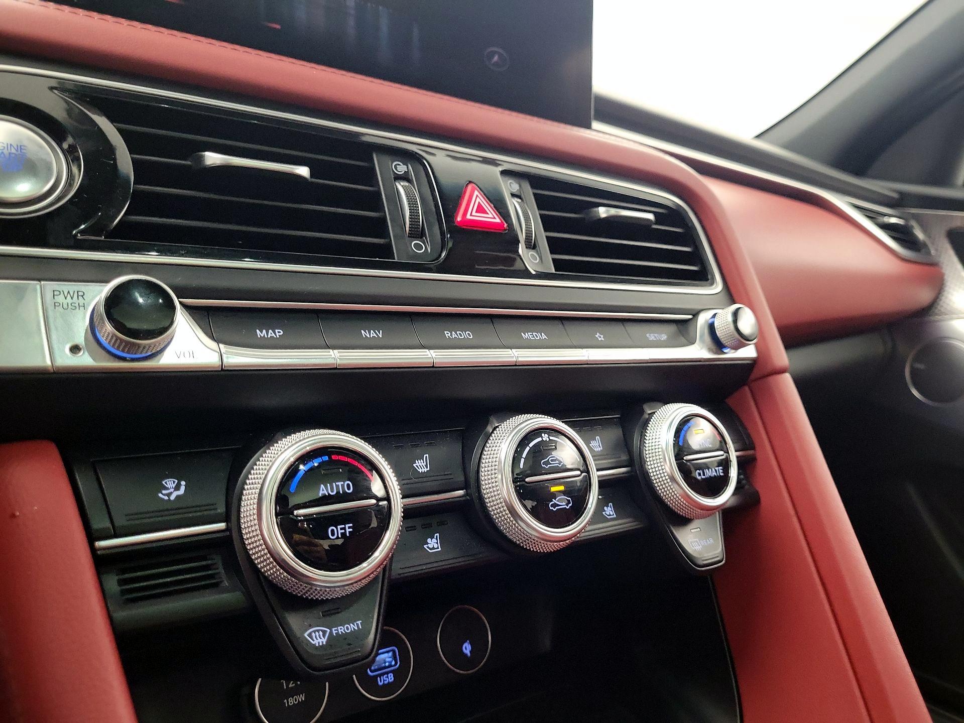 Thumbnail: 2023 Genesis G70 - 15