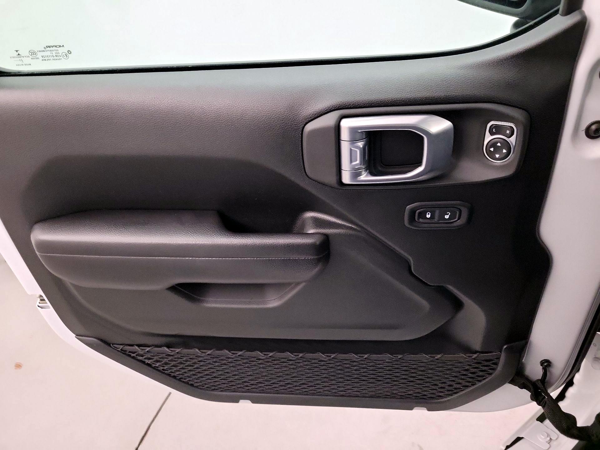 Thumbnail: 2021 Jeep Wrangler - 10