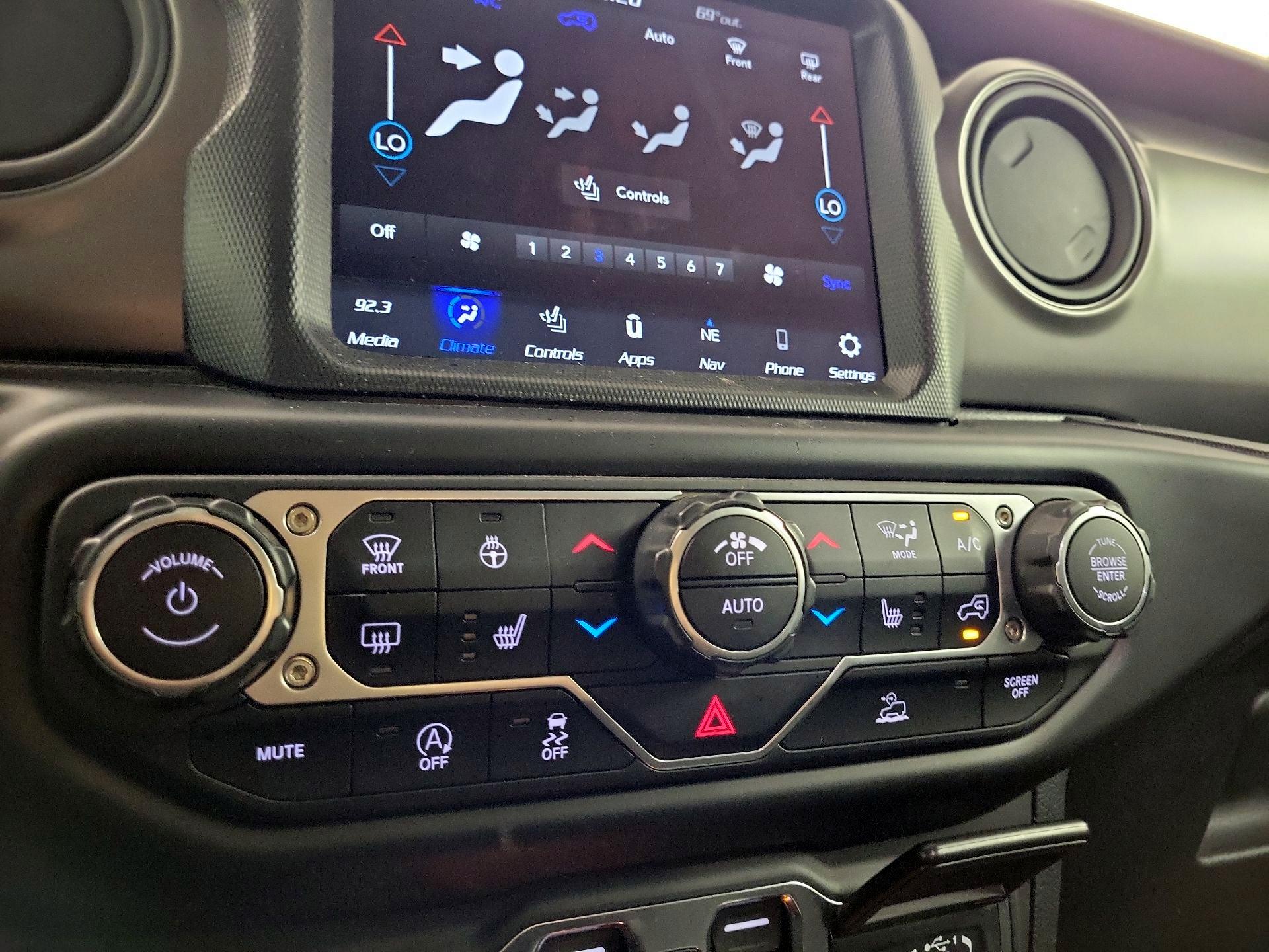 Thumbnail: 2021 Jeep Wrangler - 15