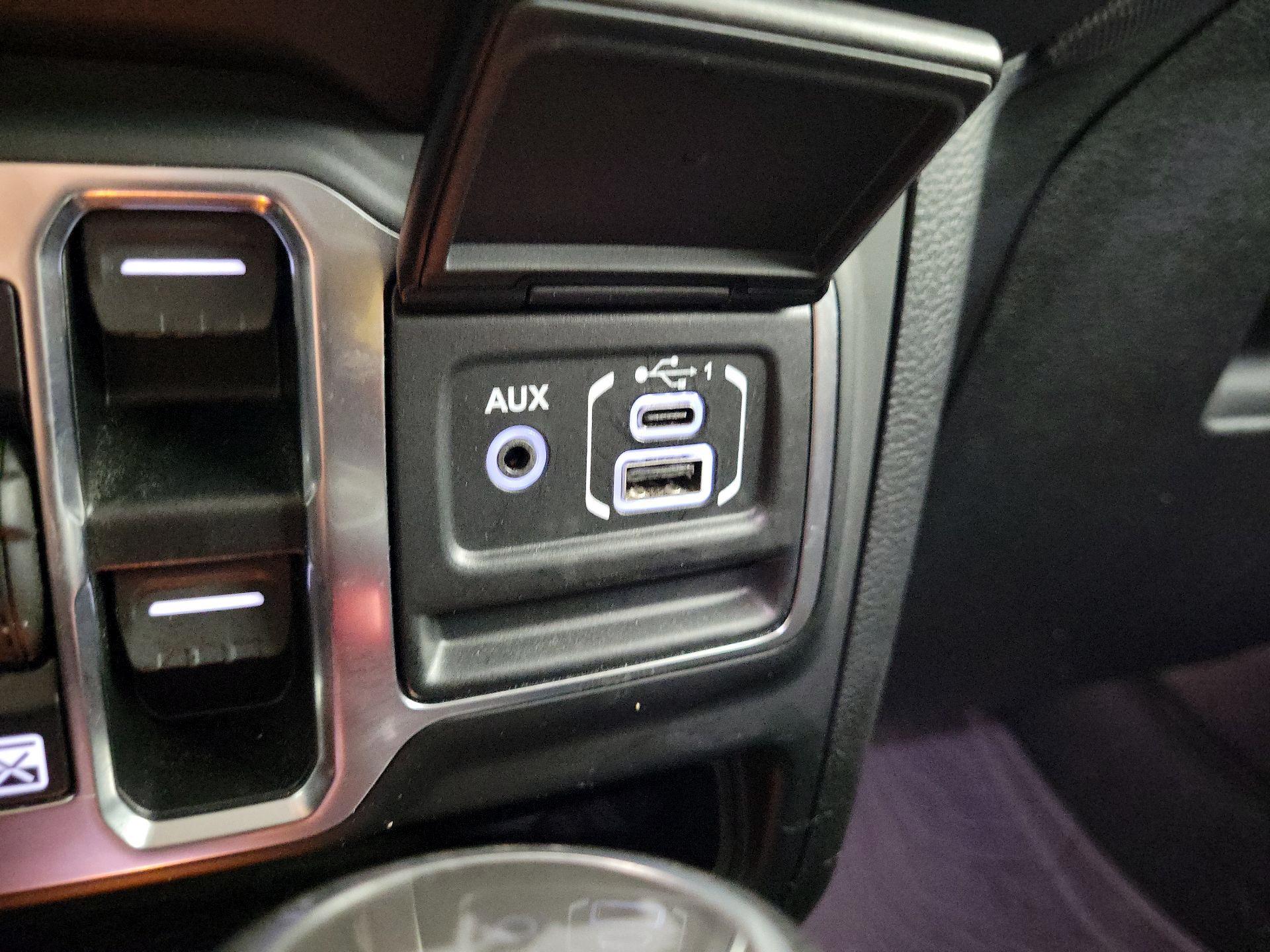 Thumbnail: 2021 Jeep Wrangler - 17