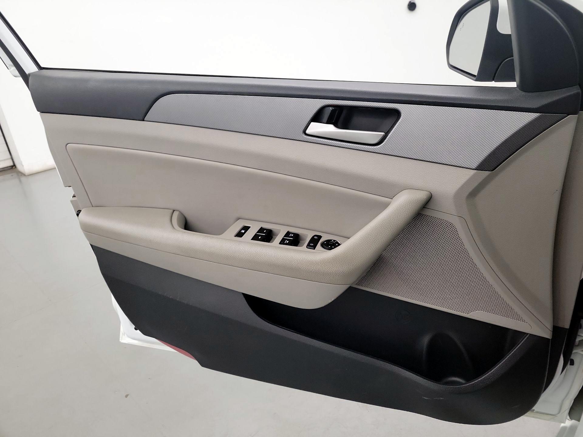 Thumbnail: 2018 Hyundai Sonata - 10