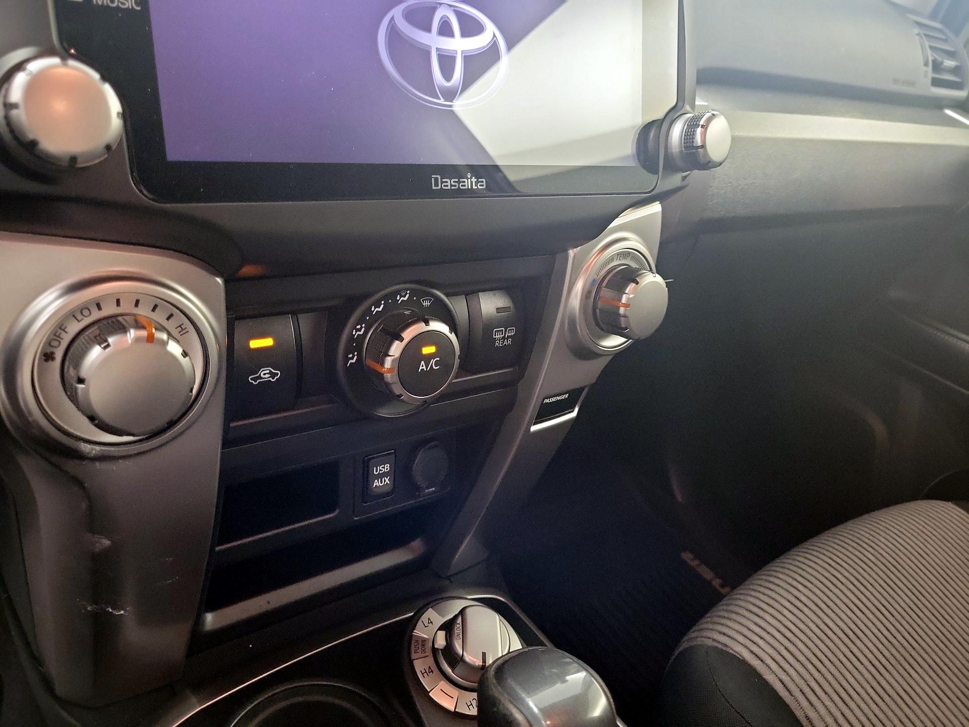 Thumbnail: 2019 Toyota 4Runner - 15