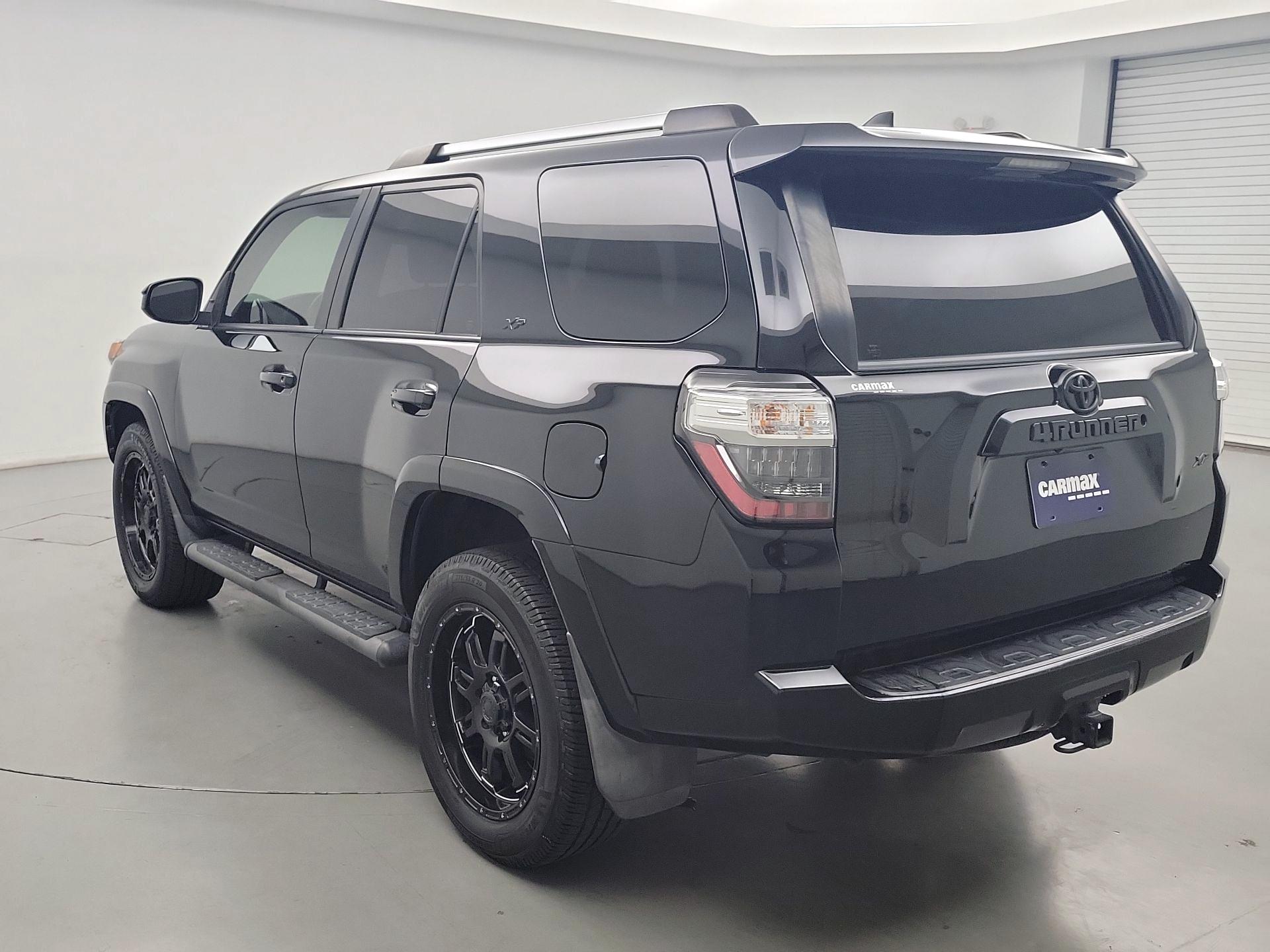 Thumbnail: 2019 Toyota 4Runner - 7