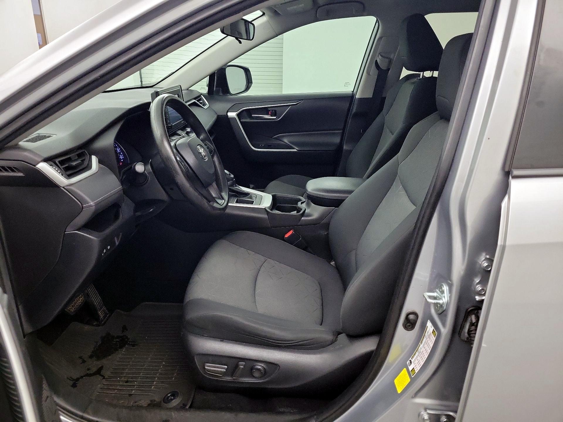 Thumbnail: 2021 Toyota RAV4 - 9