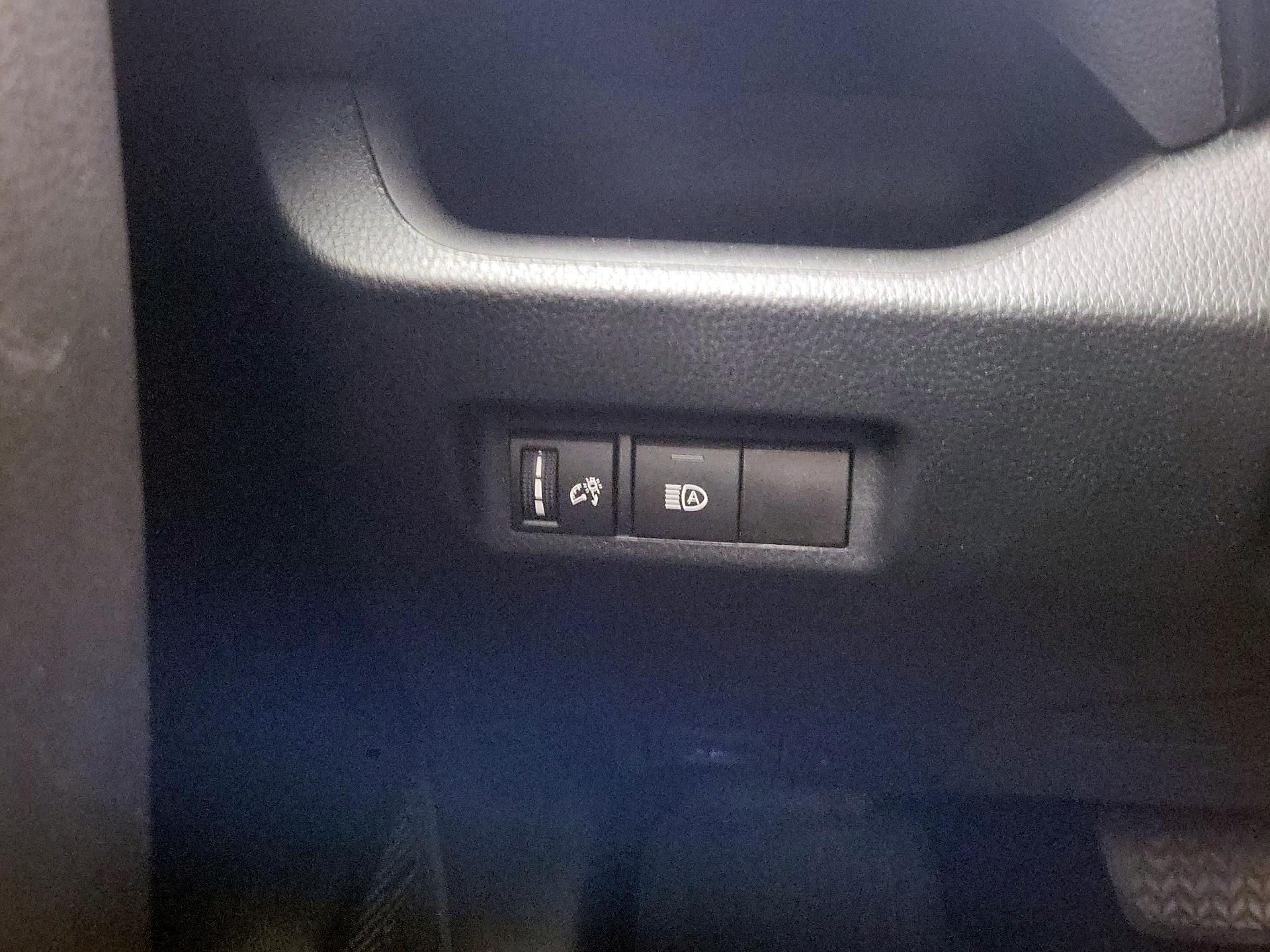 Thumbnail: 2021 Toyota RAV4 - 11