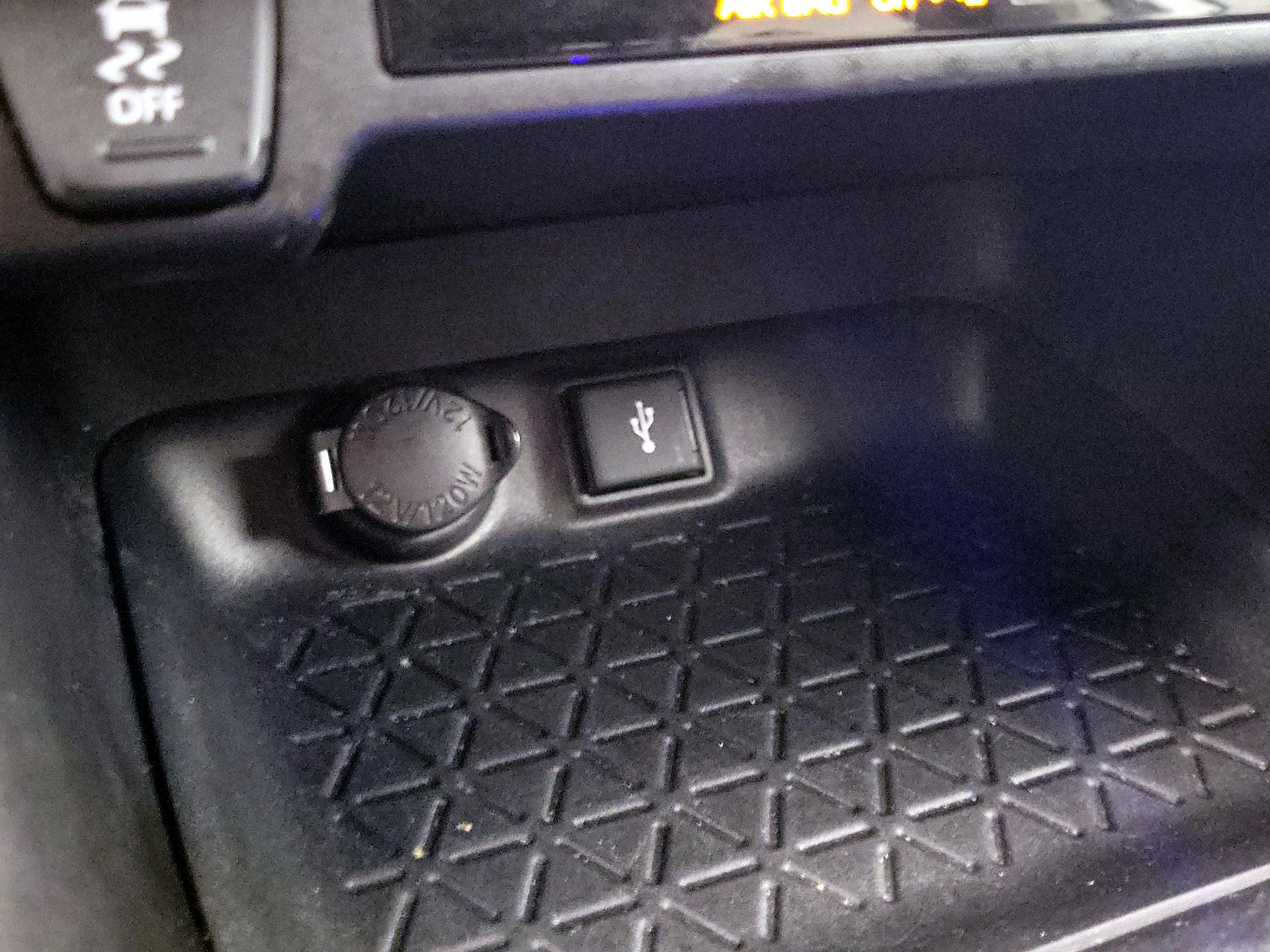 Thumbnail: 2021 Toyota RAV4 - 16