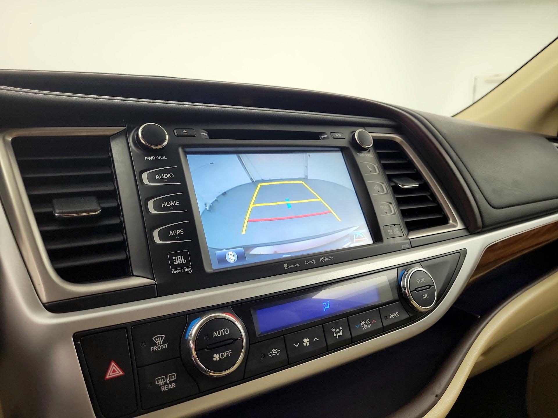 Thumbnail: 2017 Toyota Highlander - 12