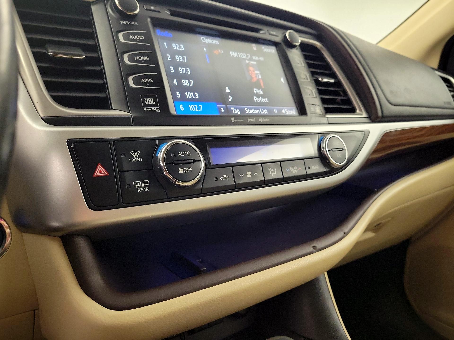 Thumbnail: 2017 Toyota Highlander - 14