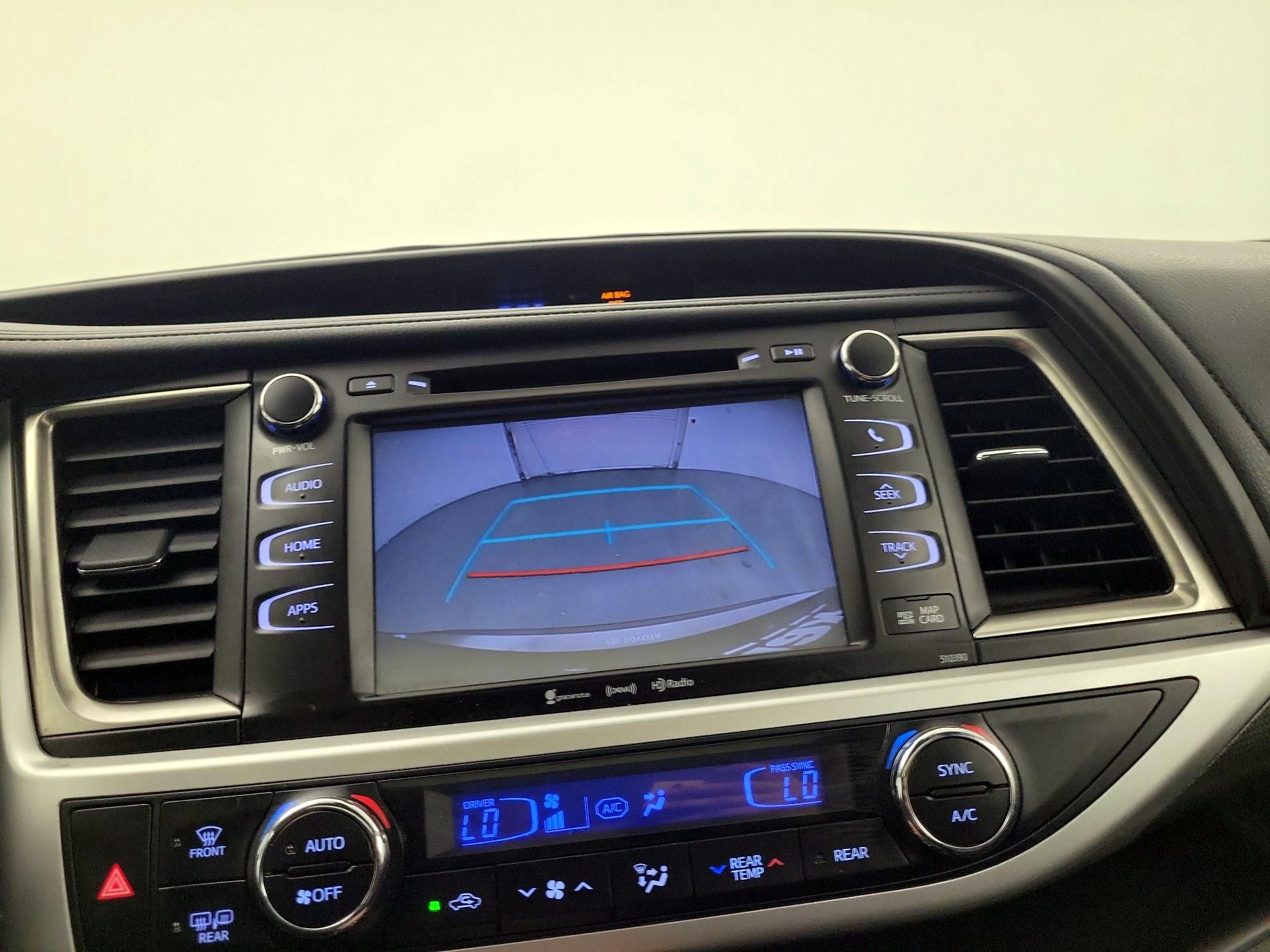 Thumbnail: 2019 Toyota Highlander - 12