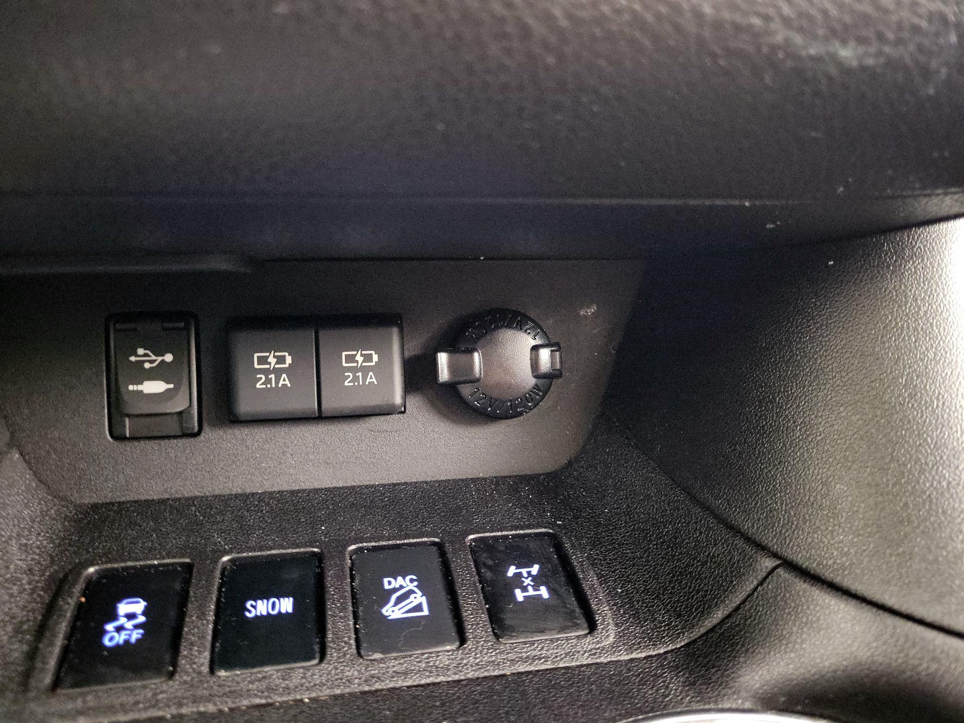 Thumbnail: 2019 Toyota Highlander - 16