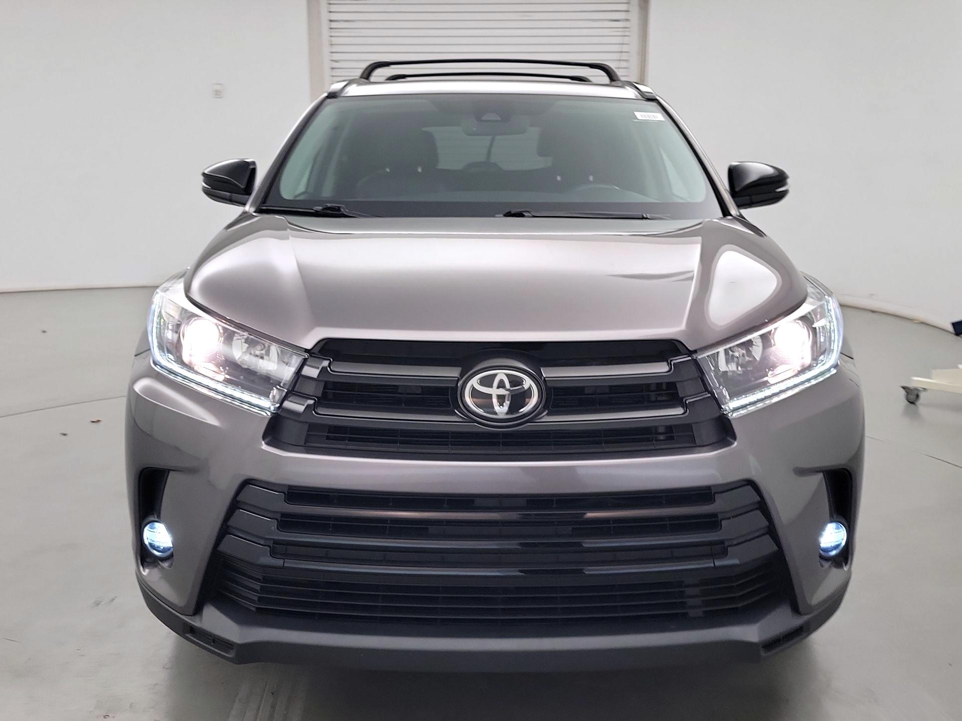 Thumbnail: 2019 Toyota Highlander - 2