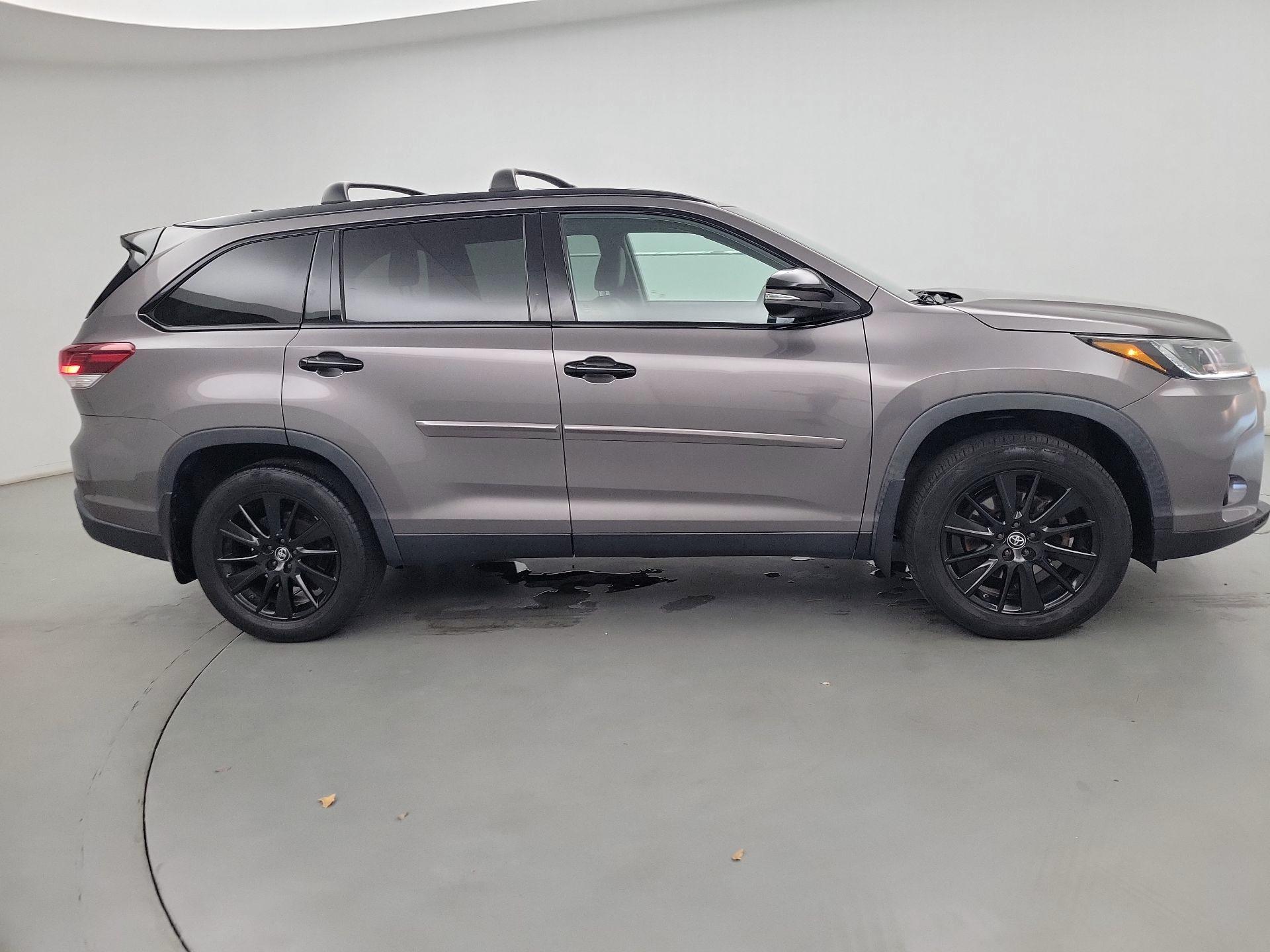 Thumbnail: 2019 Toyota Highlander - 4