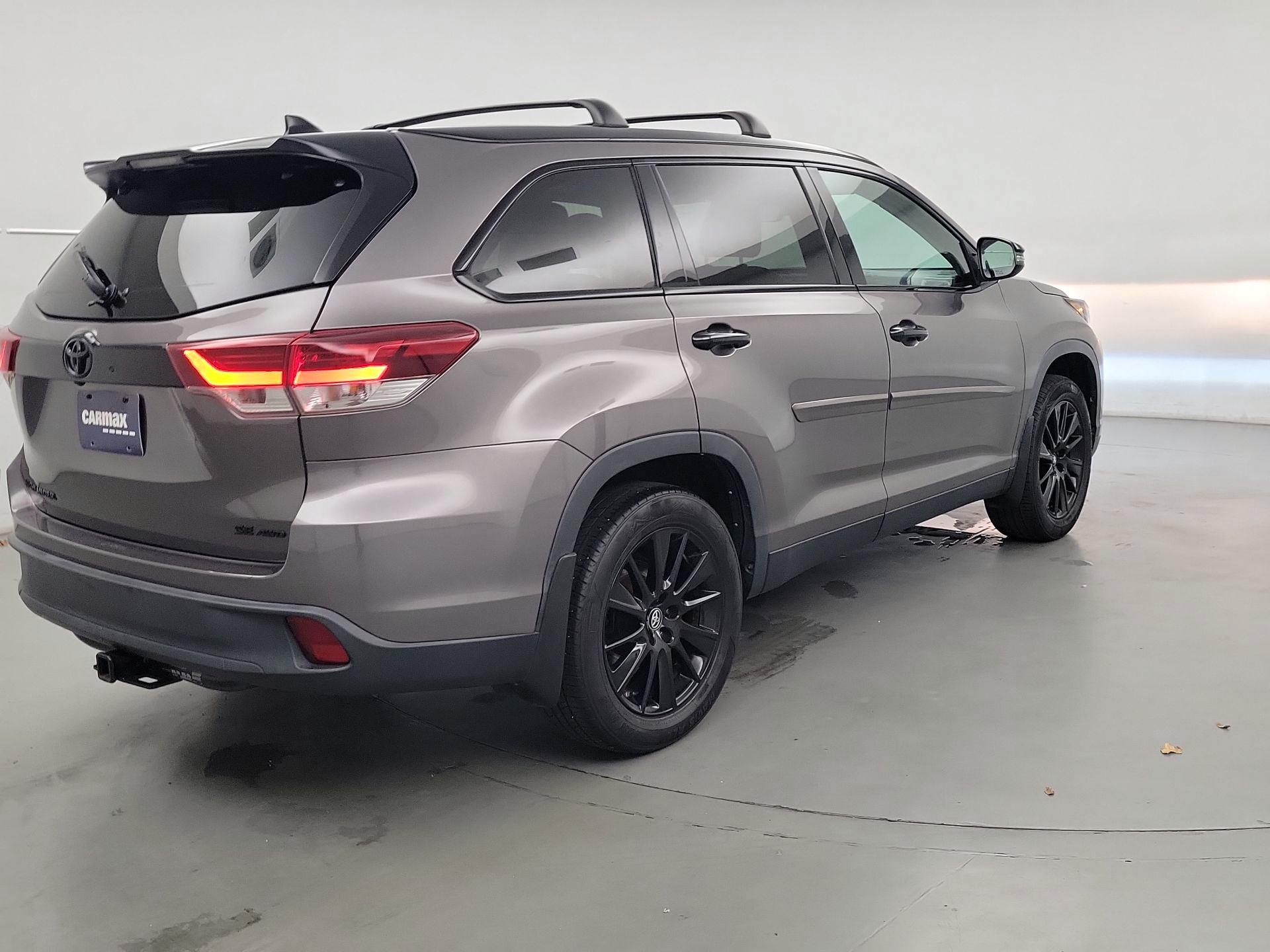 Thumbnail: 2019 Toyota Highlander - 5