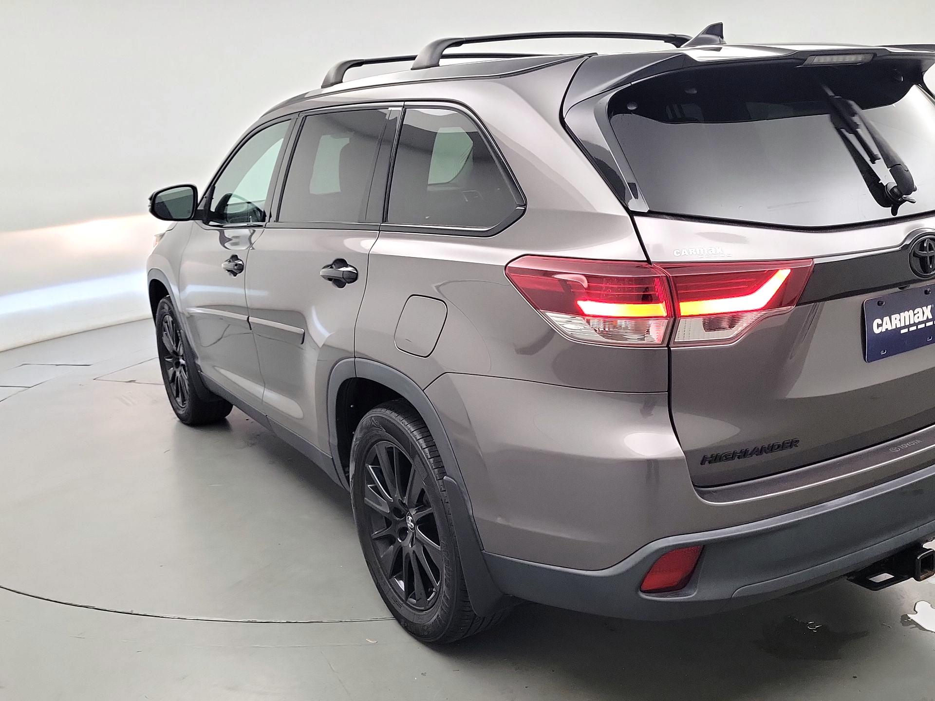 Thumbnail: 2019 Toyota Highlander - 7