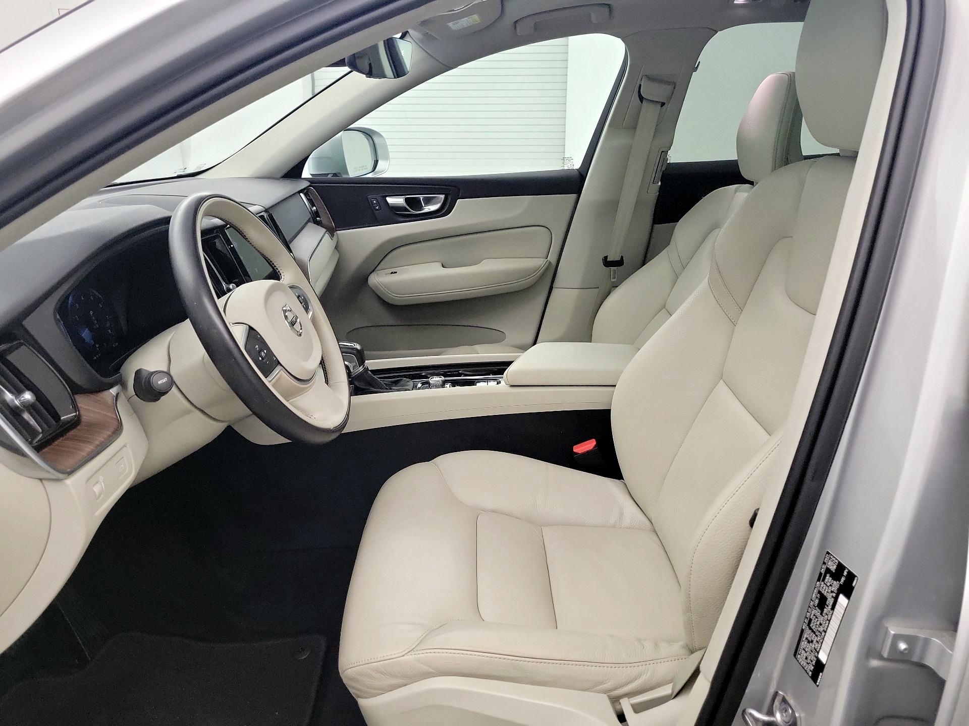 Thumbnail: 2021 Volvo XC60 - 9