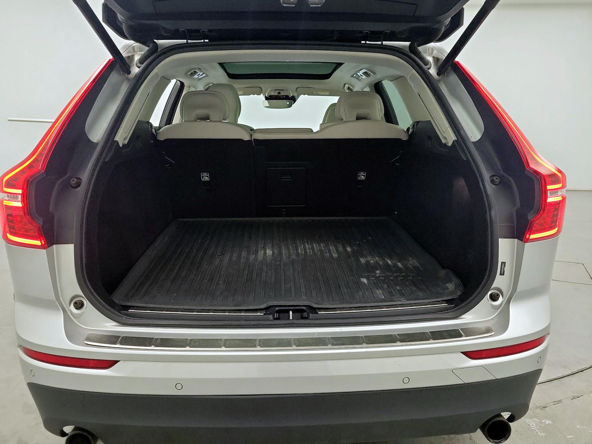 Thumbnail: 2021 Volvo XC60 - 20