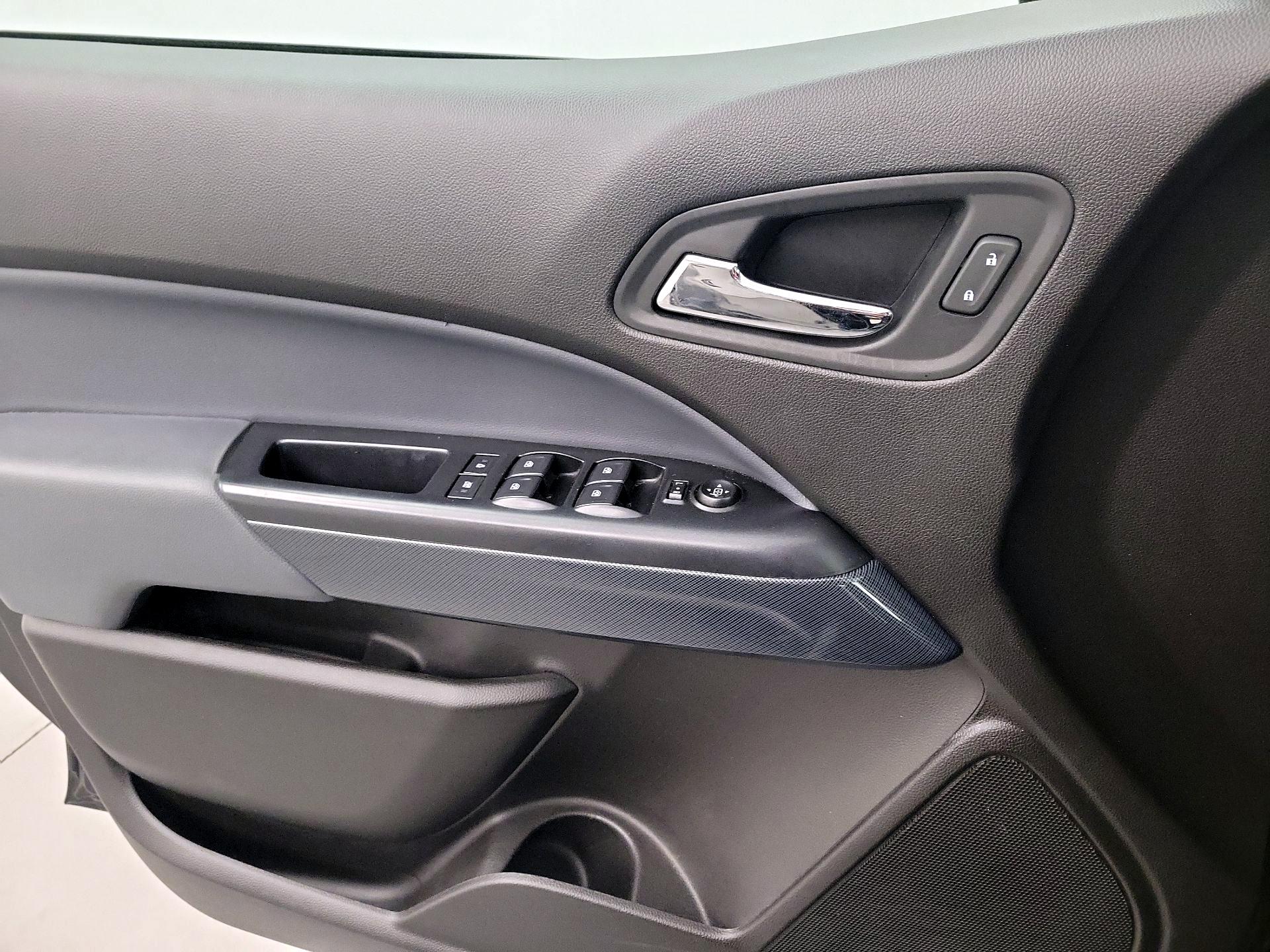 Thumbnail: 2021 Chevrolet Colorado - 10