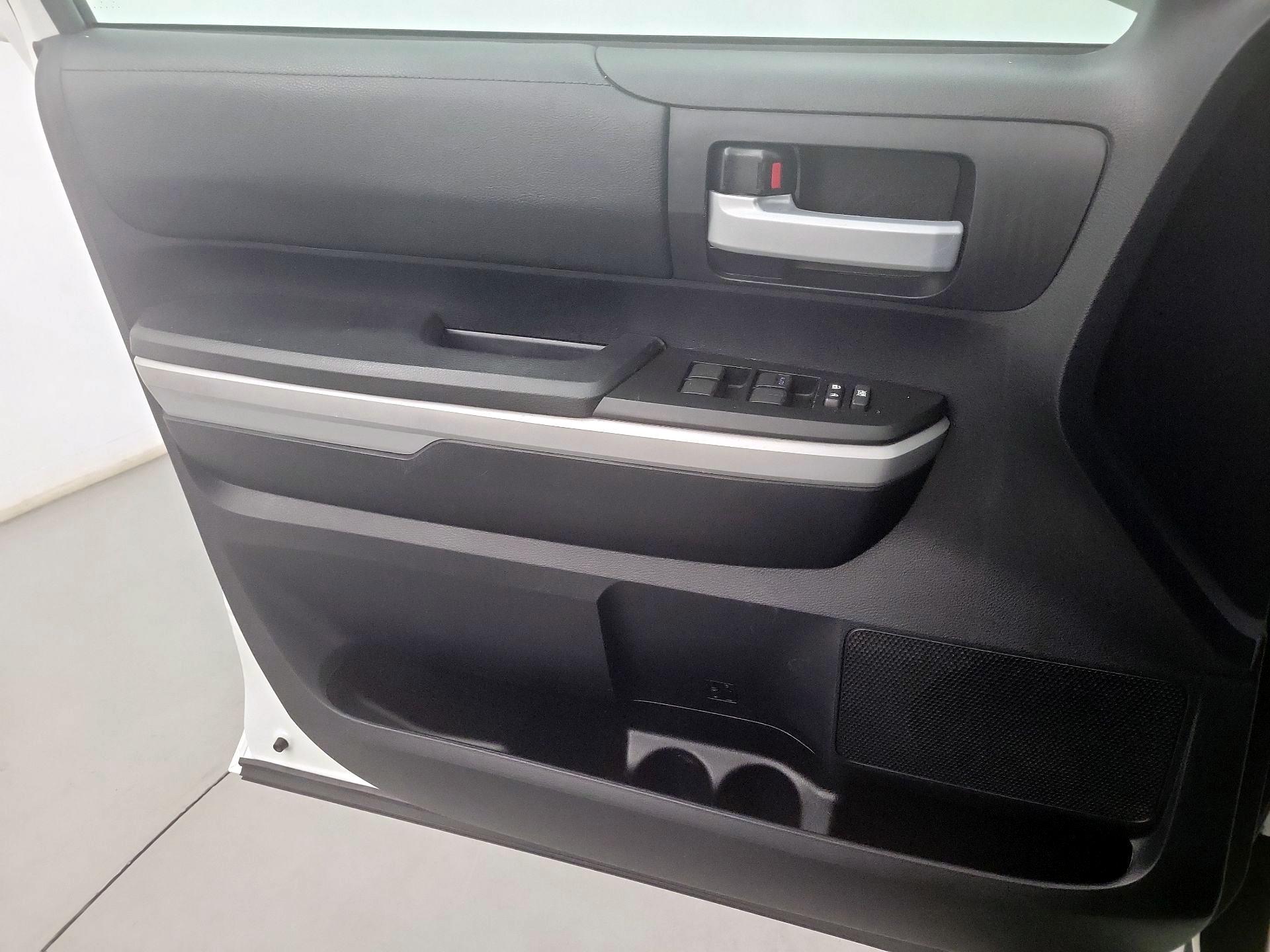 Thumbnail: 2018 Toyota Tundra - 10