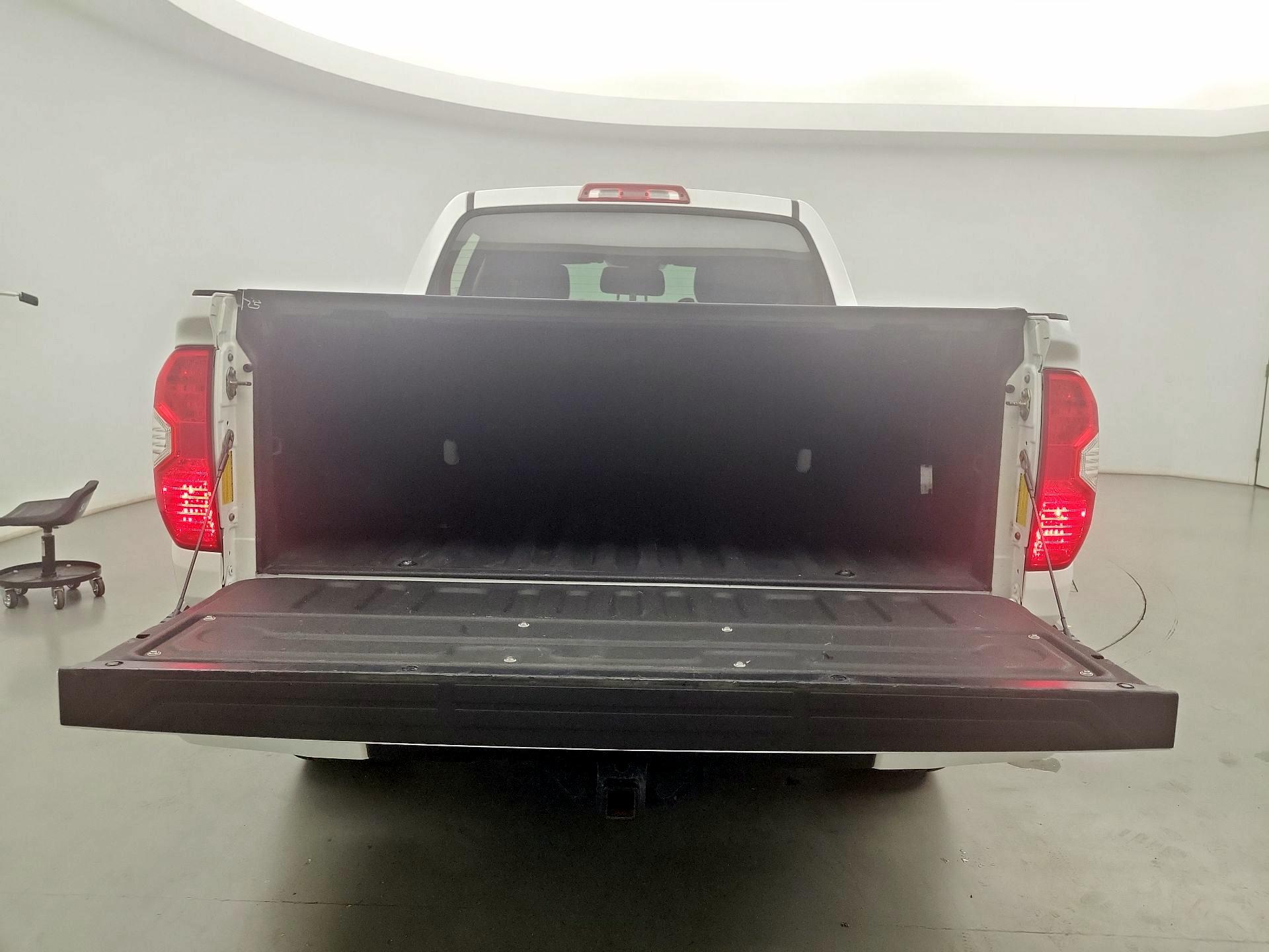 Thumbnail: 2018 Toyota Tundra - 19