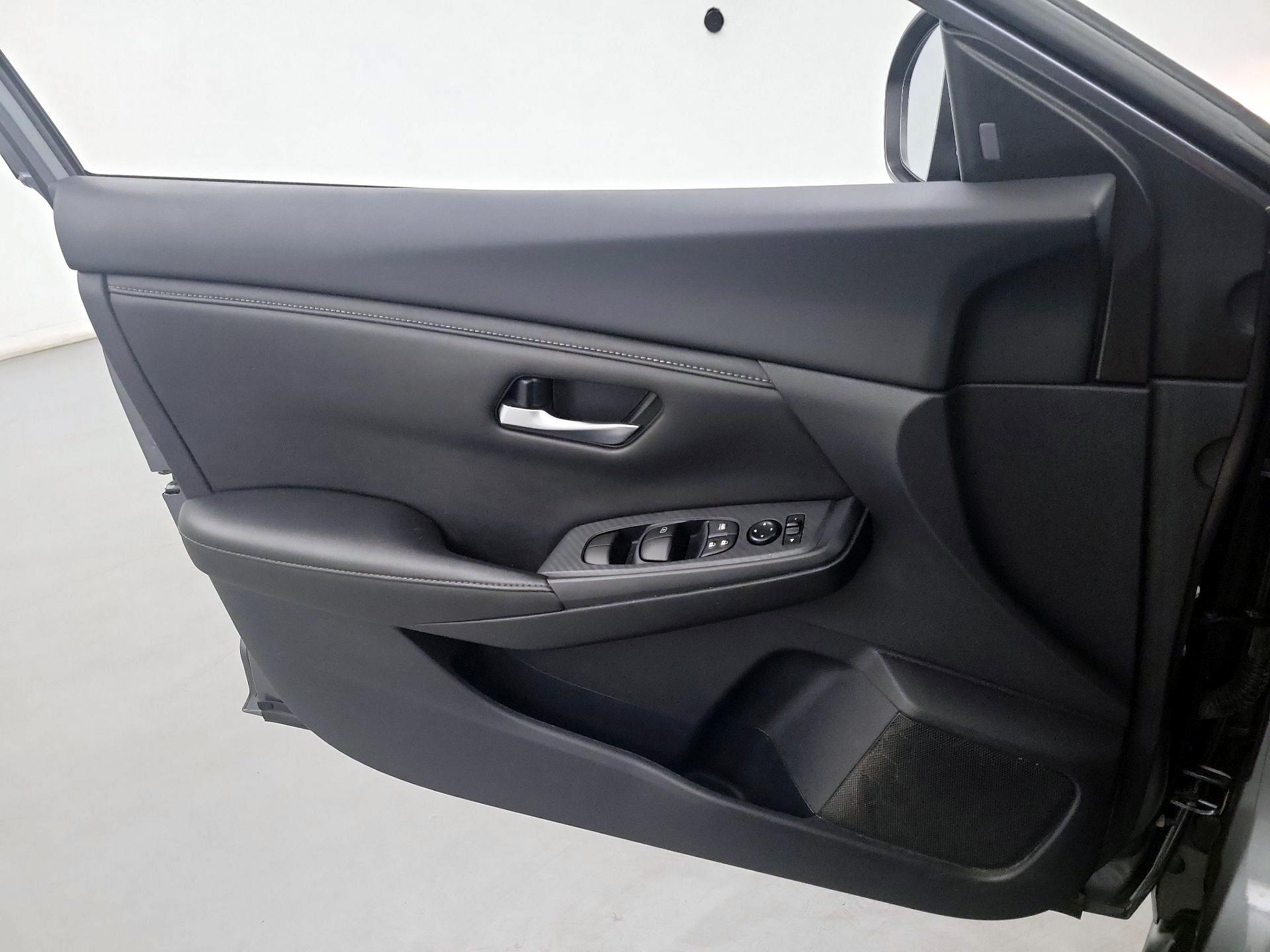 Thumbnail: 2022 Nissan Sentra - 10