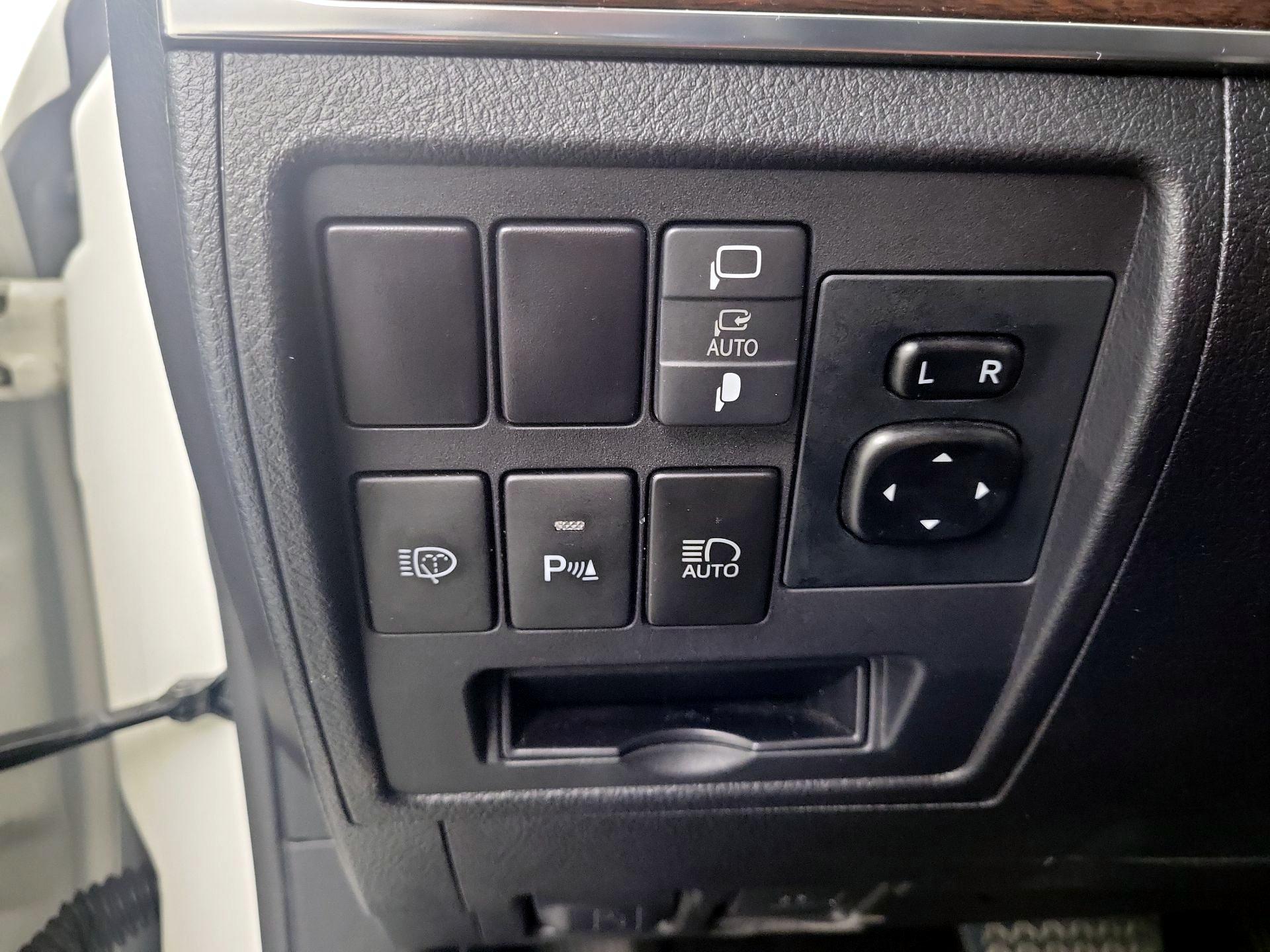 Thumbnail: 2021 Toyota Land Cruiser - 11