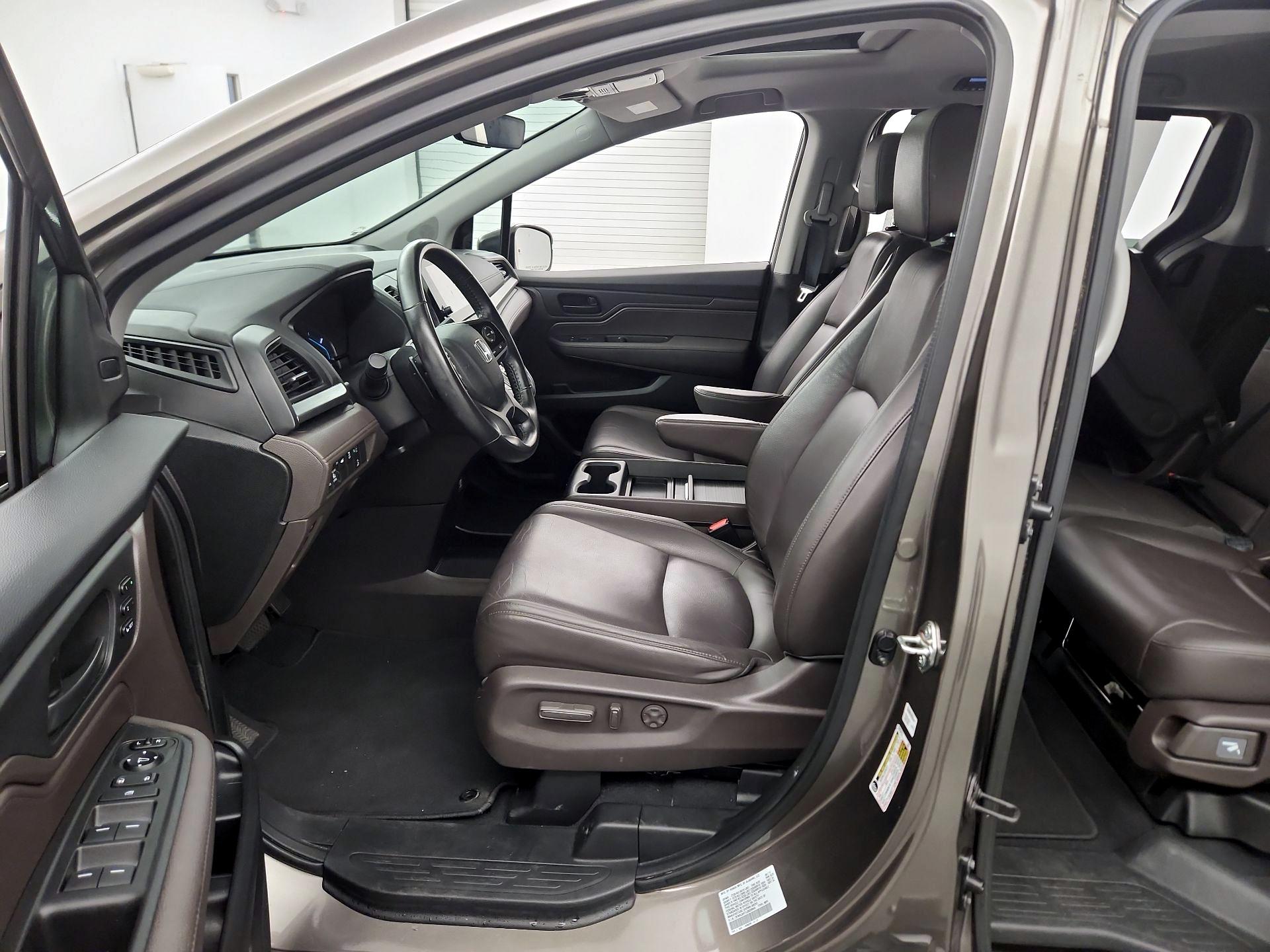 Thumbnail: 2018 Honda Odyssey - 9