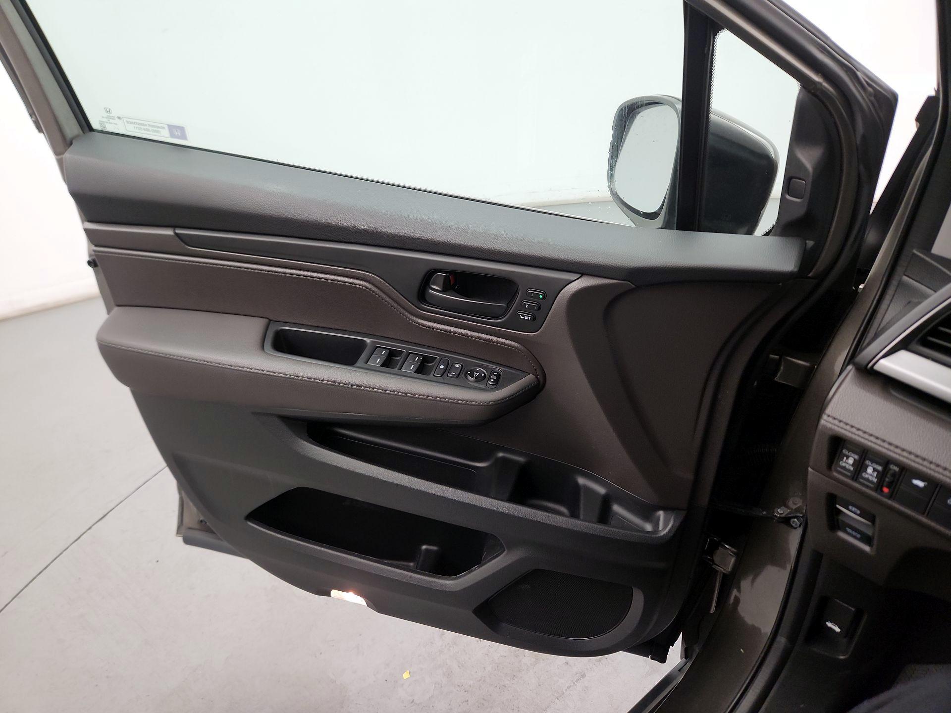 Thumbnail: 2018 Honda Odyssey - 10