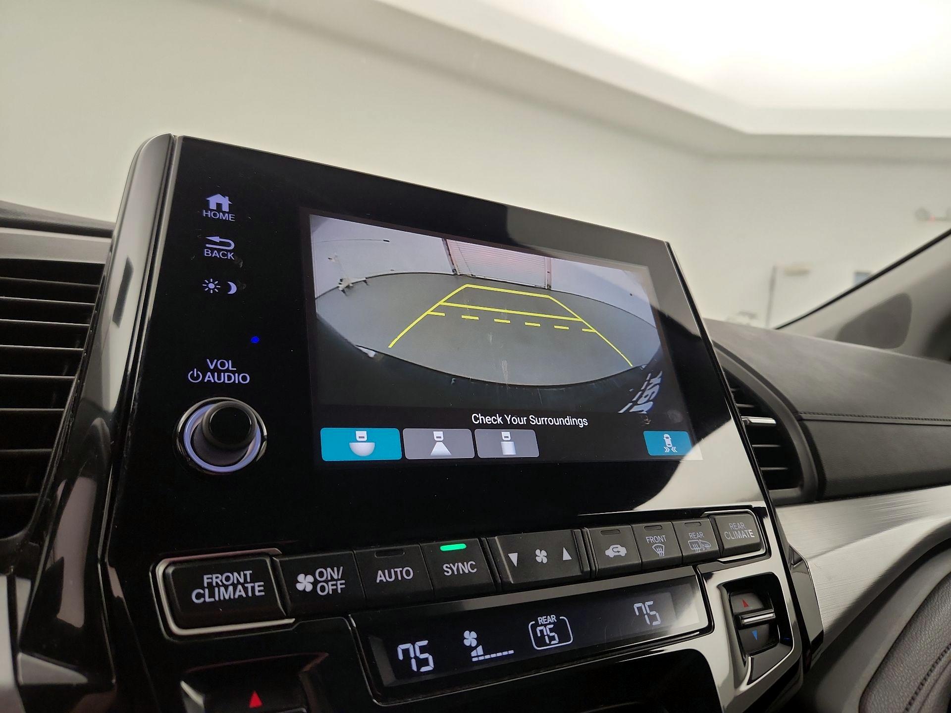 Thumbnail: 2018 Honda Odyssey - 12